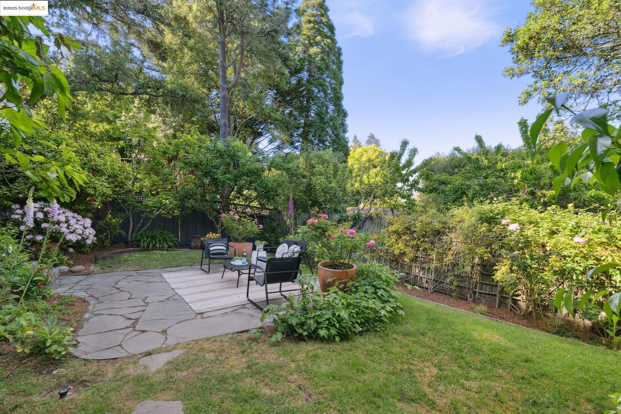 1025 Creston Rd