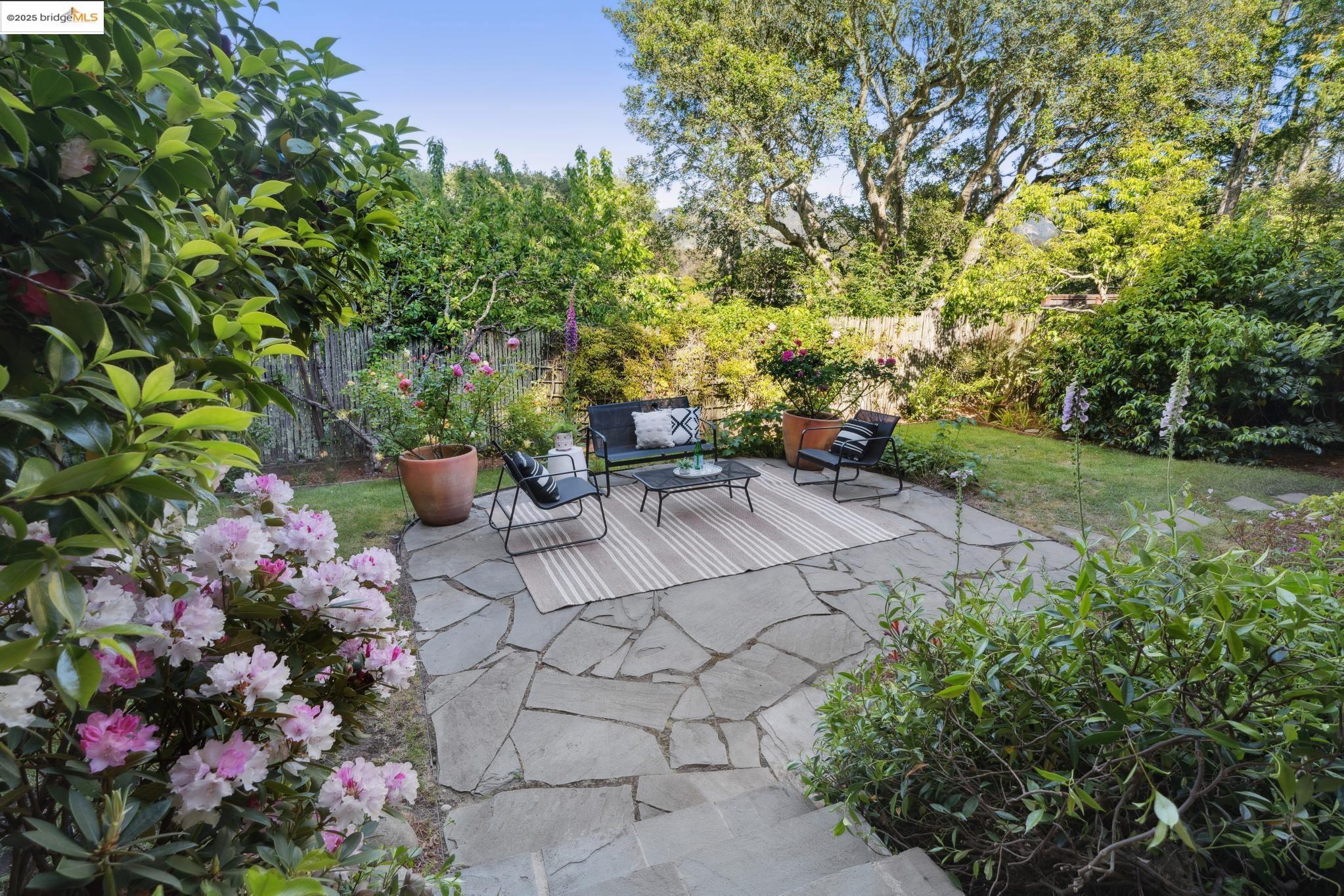 1025 Creston Rd