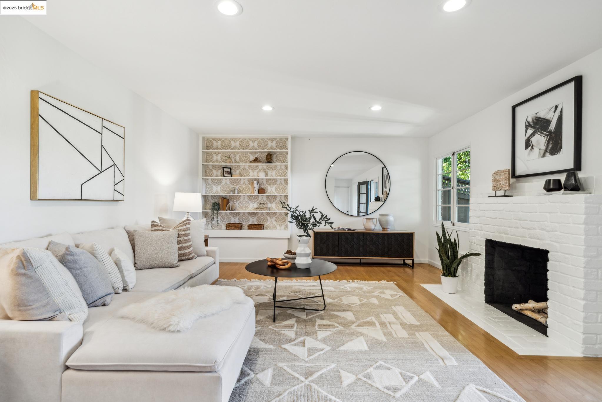 1025 Creston Rd