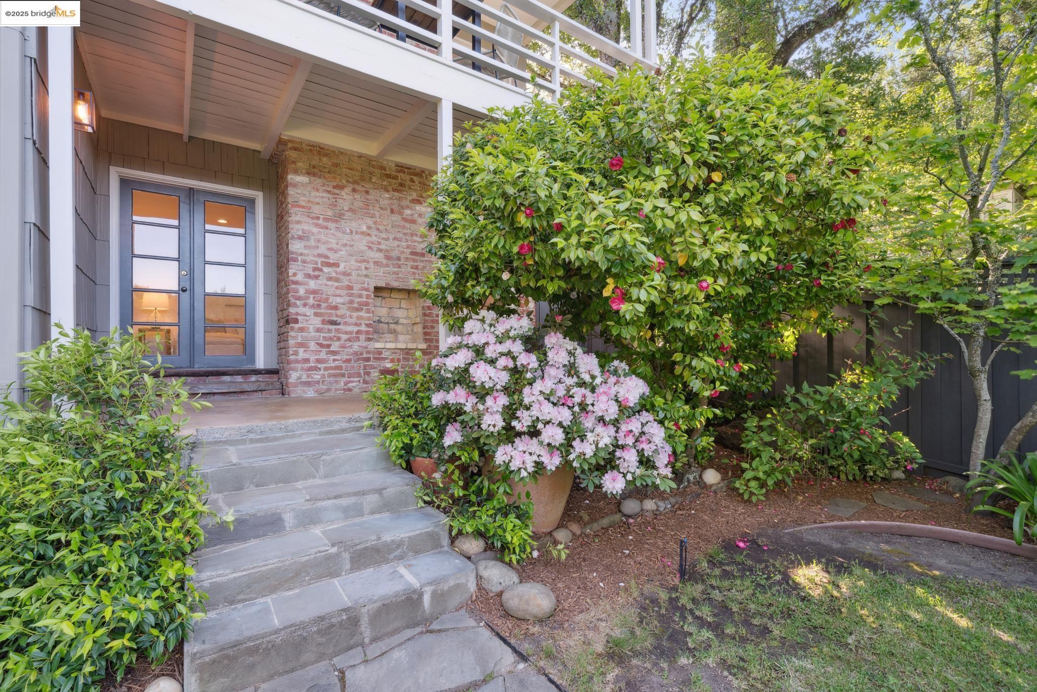 1025 Creston Rd