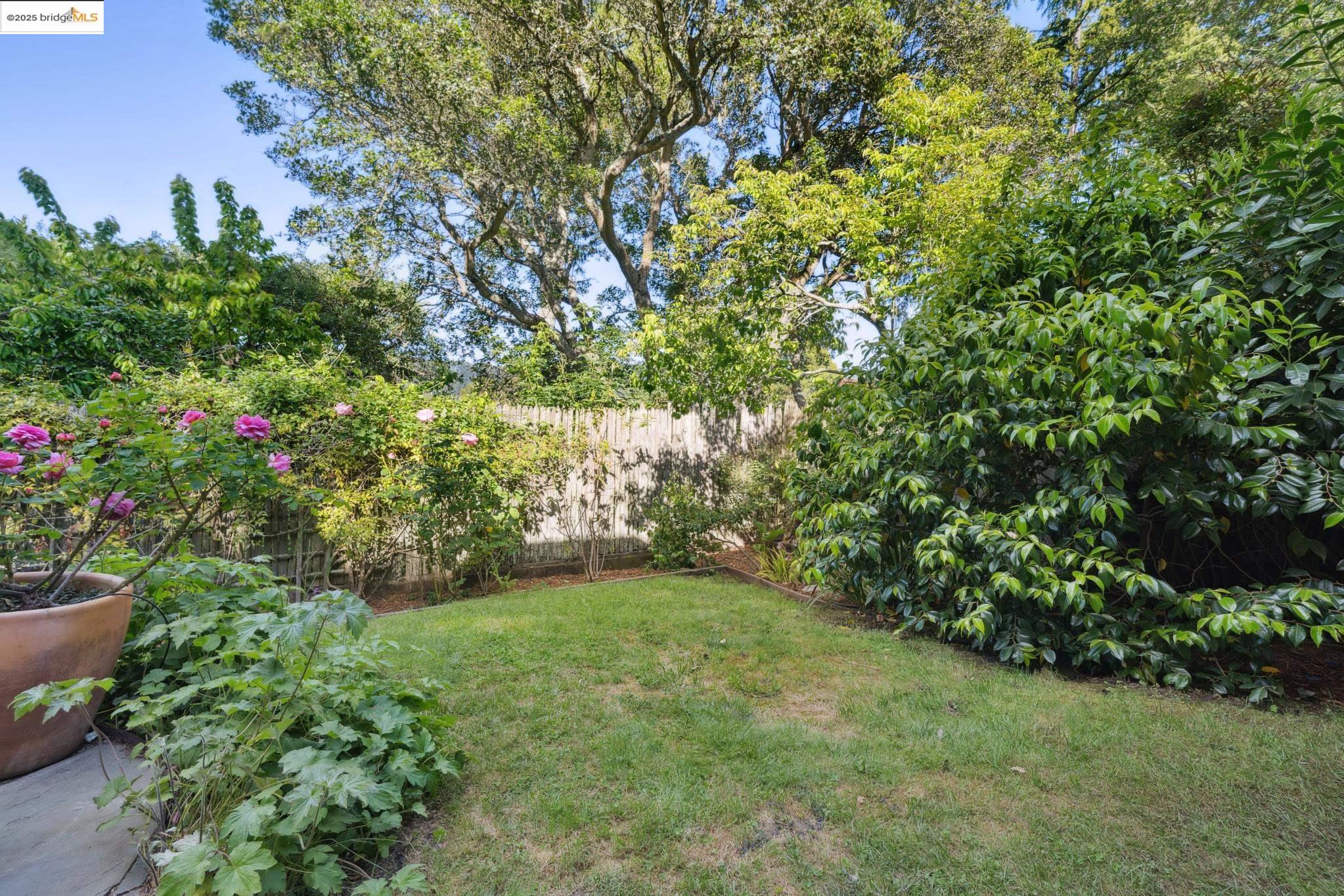 1025 Creston Rd