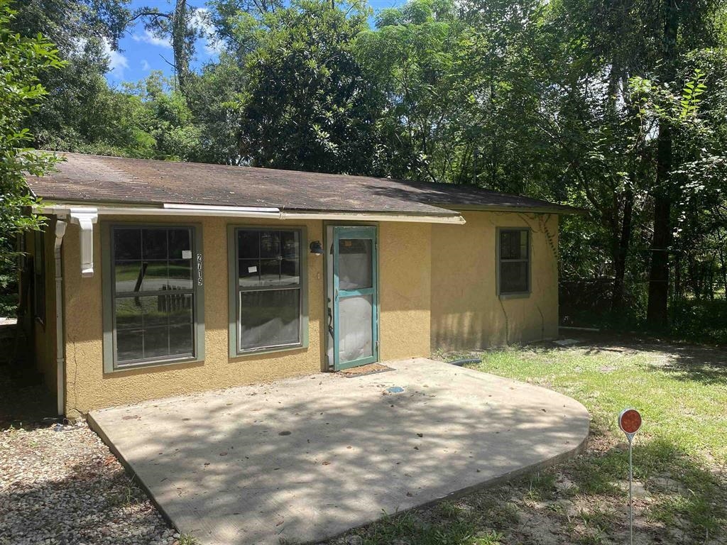 2719 Lake Palm Drive