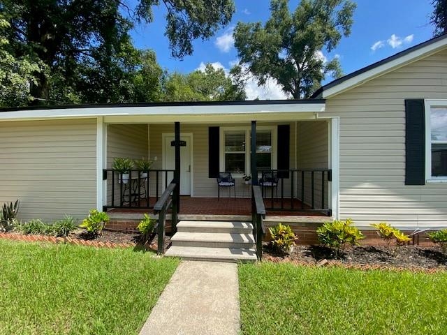 706 Glenview Dr Drive