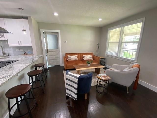706 Glenview Dr Drive