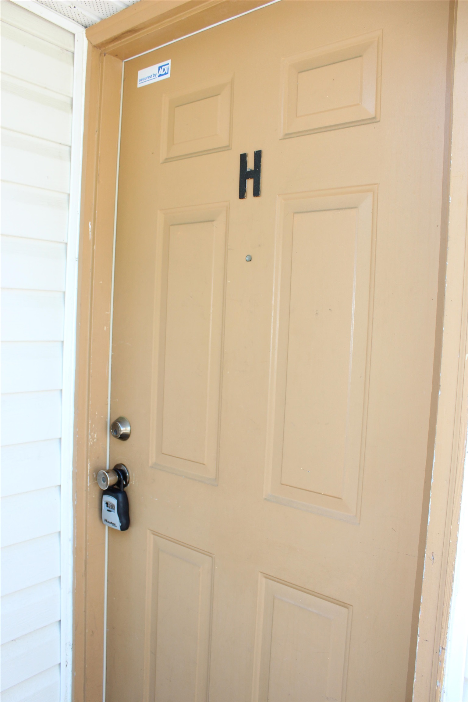 1102 Greentree Court Unit: H
