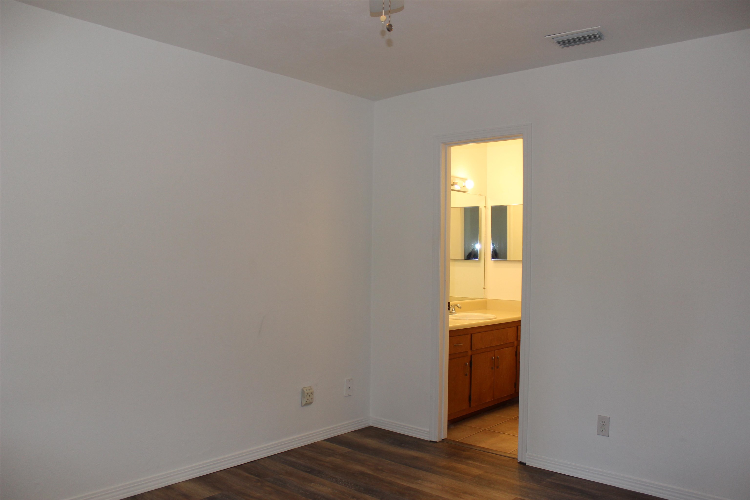 1102 Greentree Court Unit: H