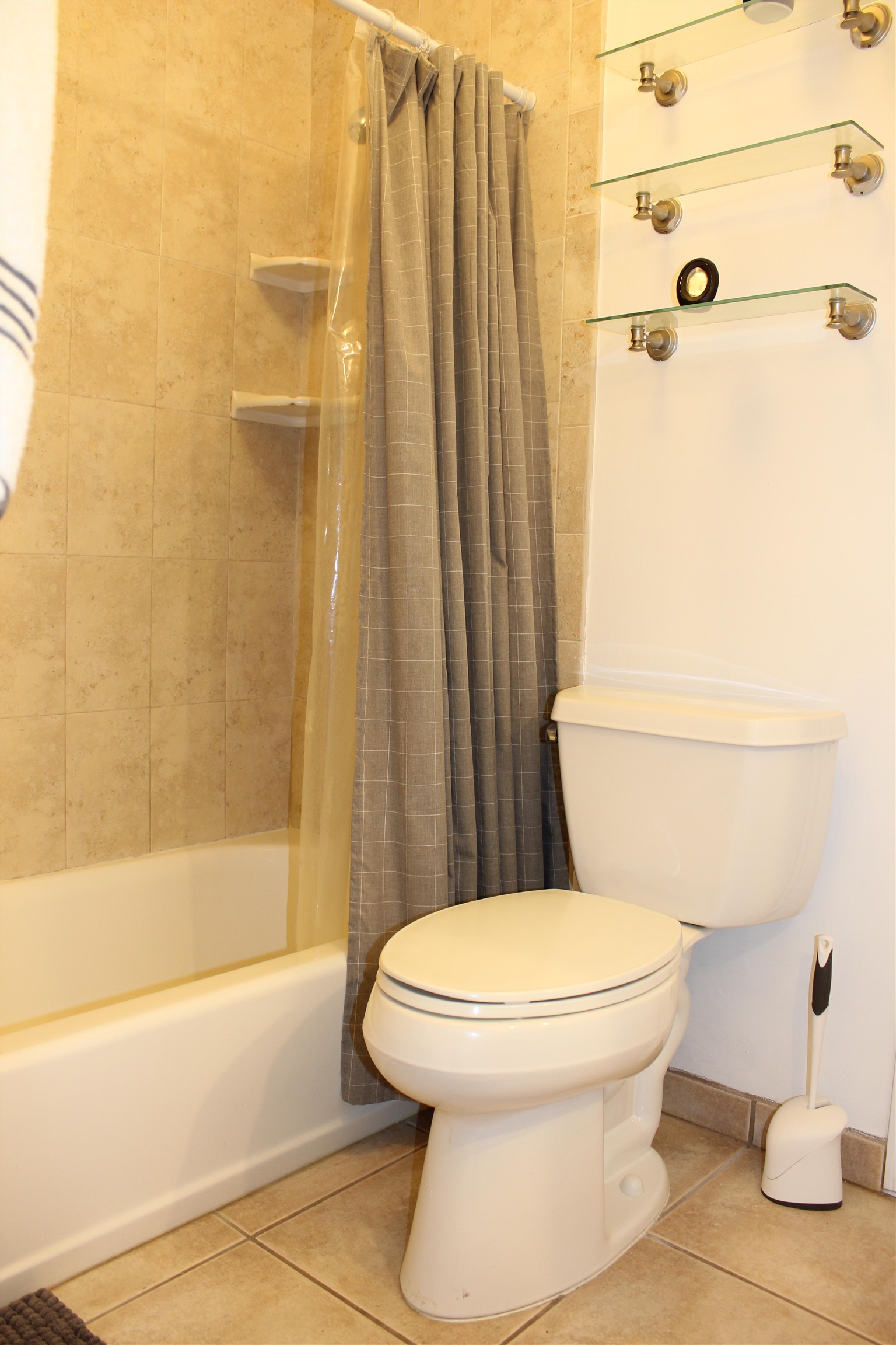 1102 Greentree Court Unit: H