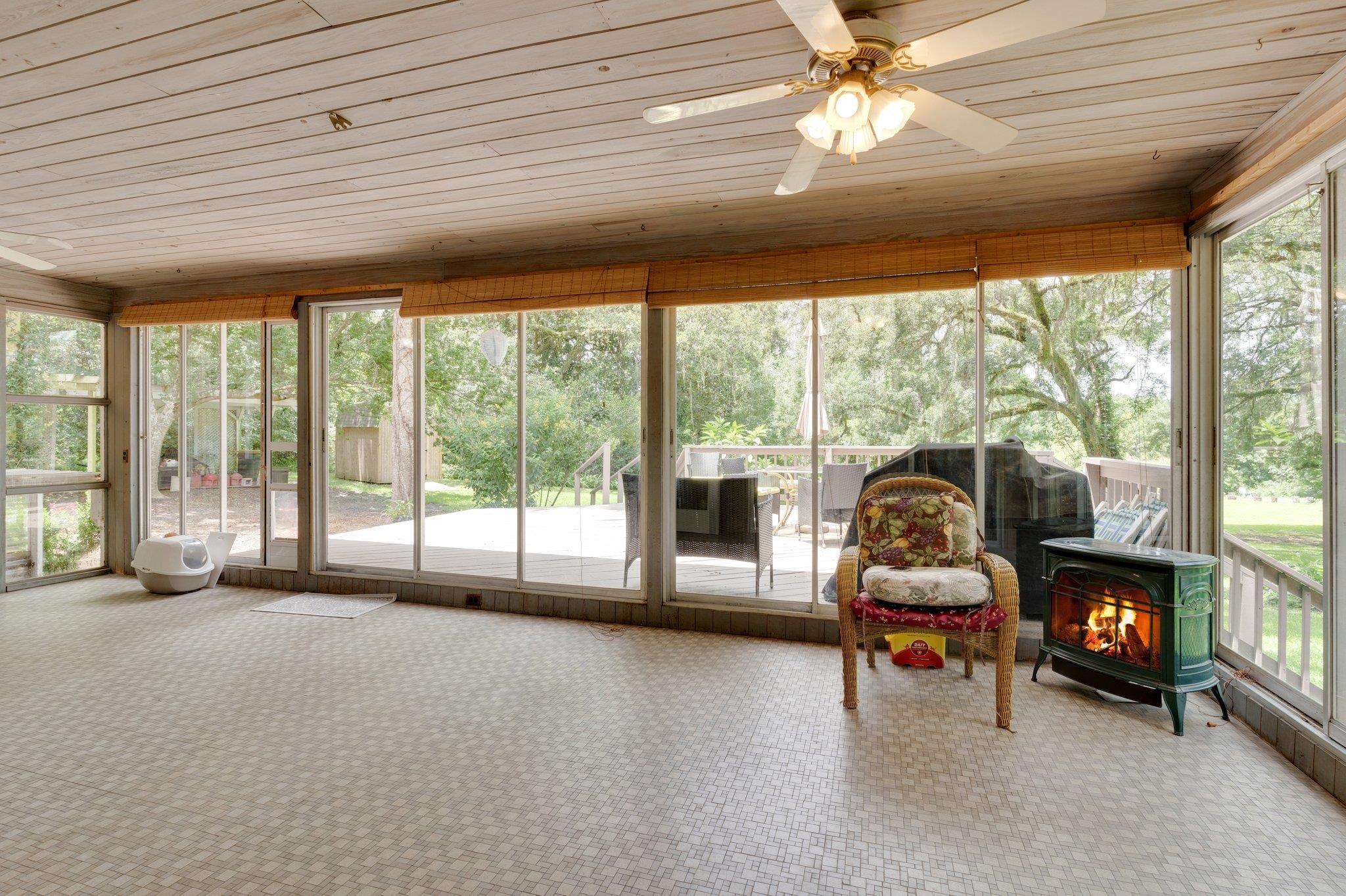 3216 Lakeshore Drive