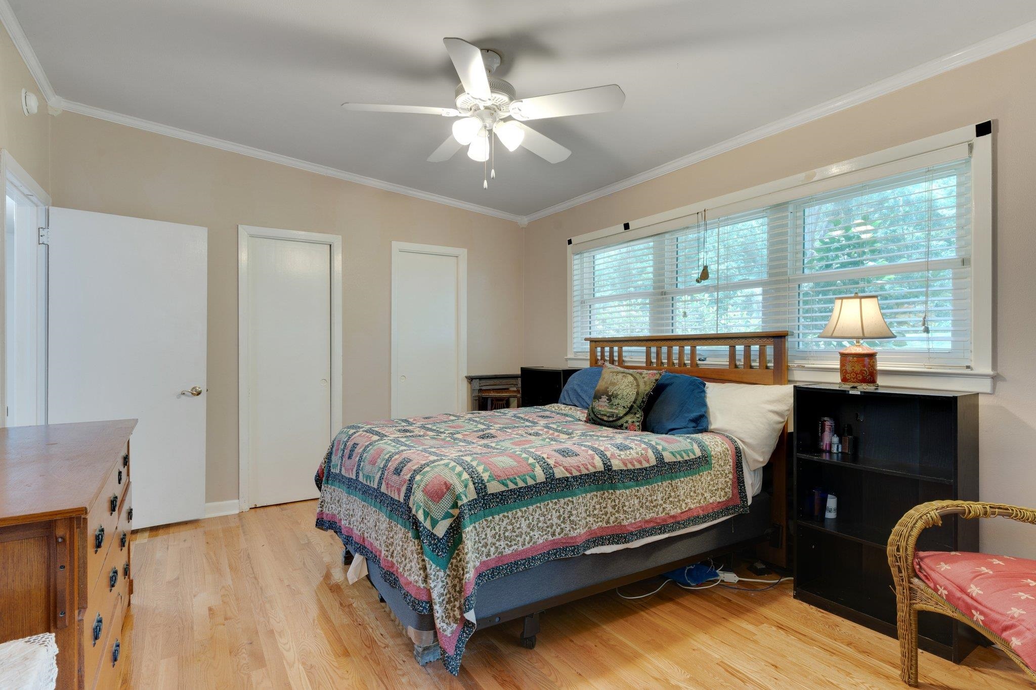 3216 Lakeshore Drive