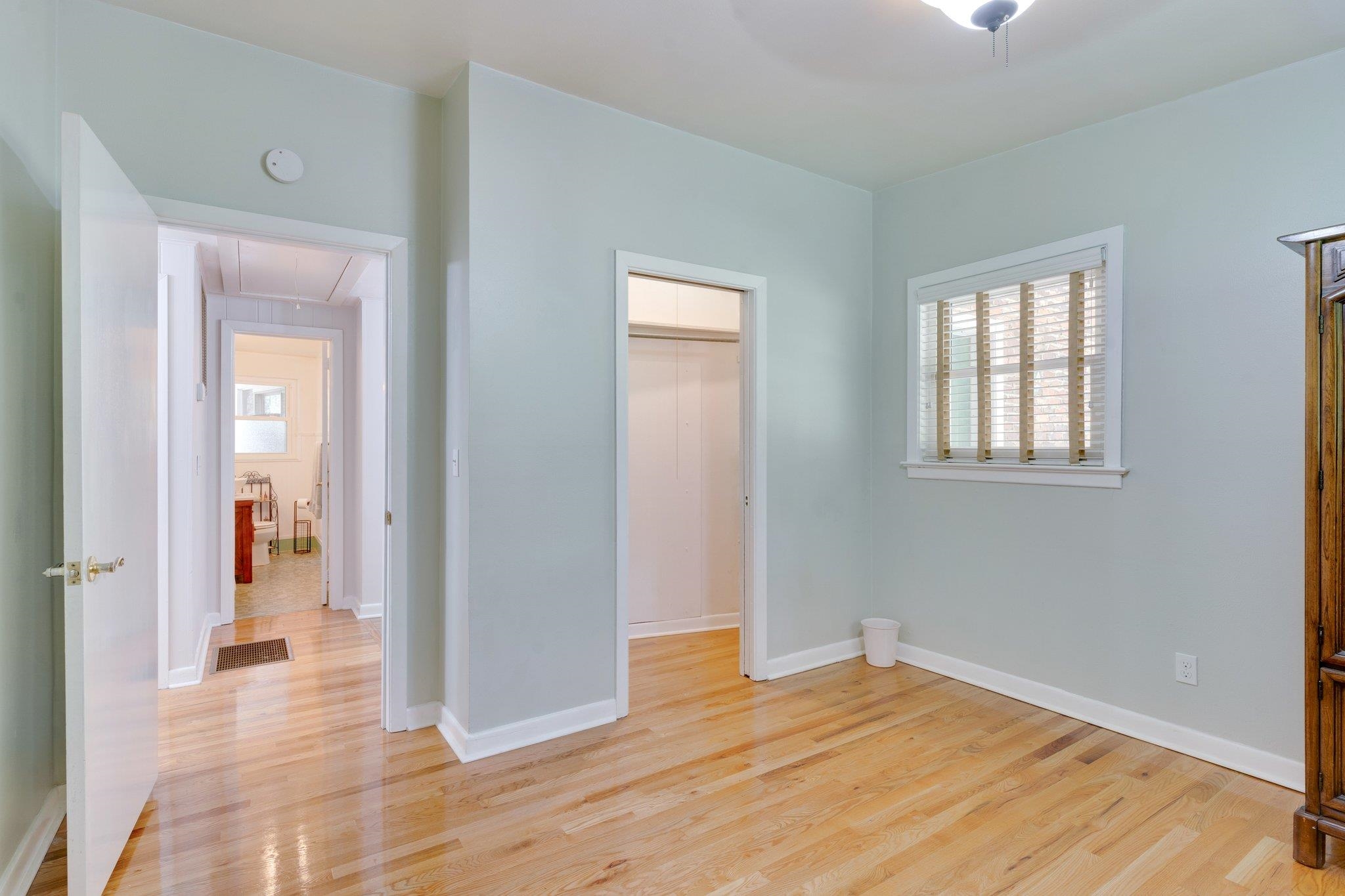 3216 Lakeshore Drive