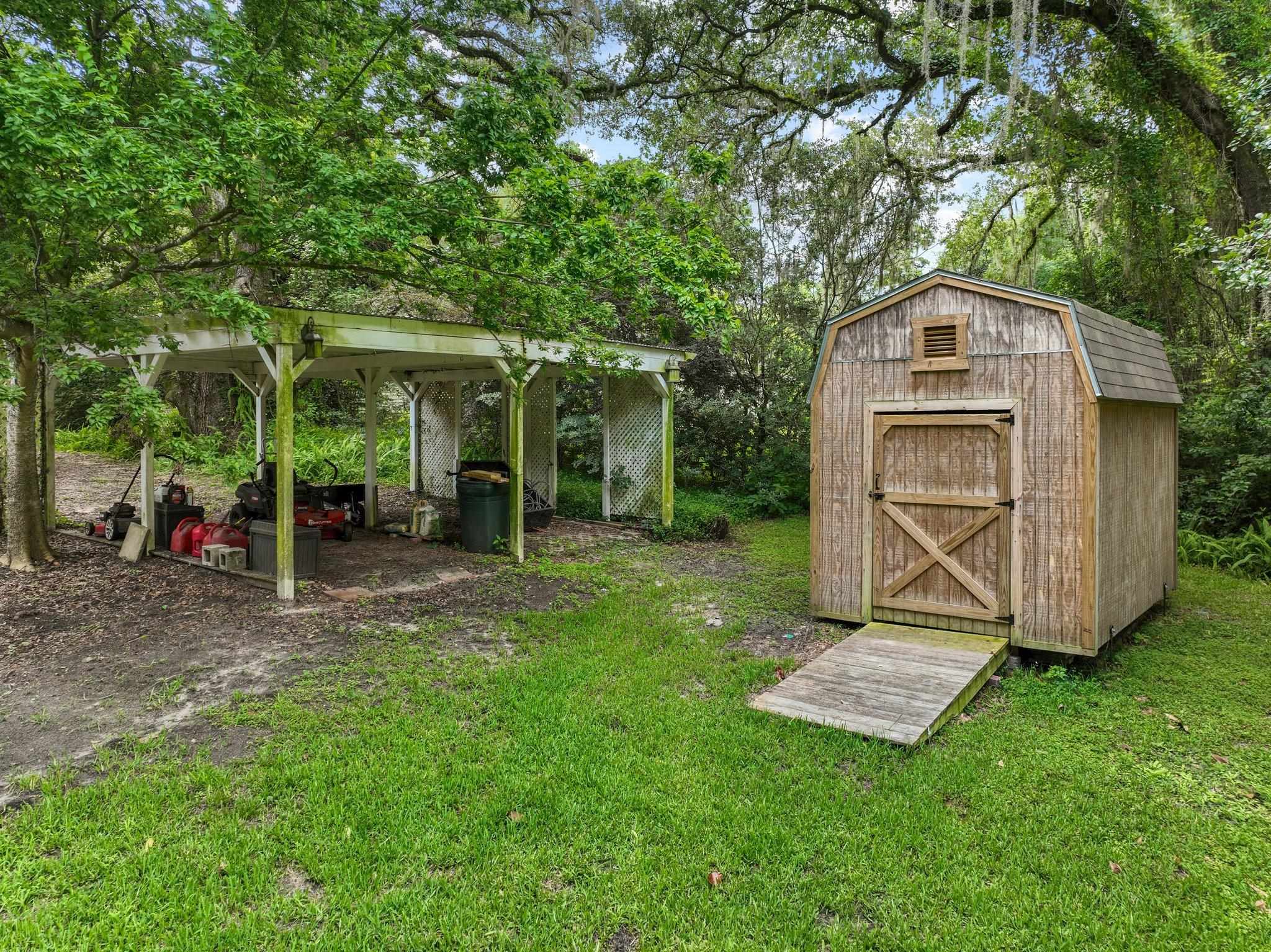 3216 Lakeshore Drive