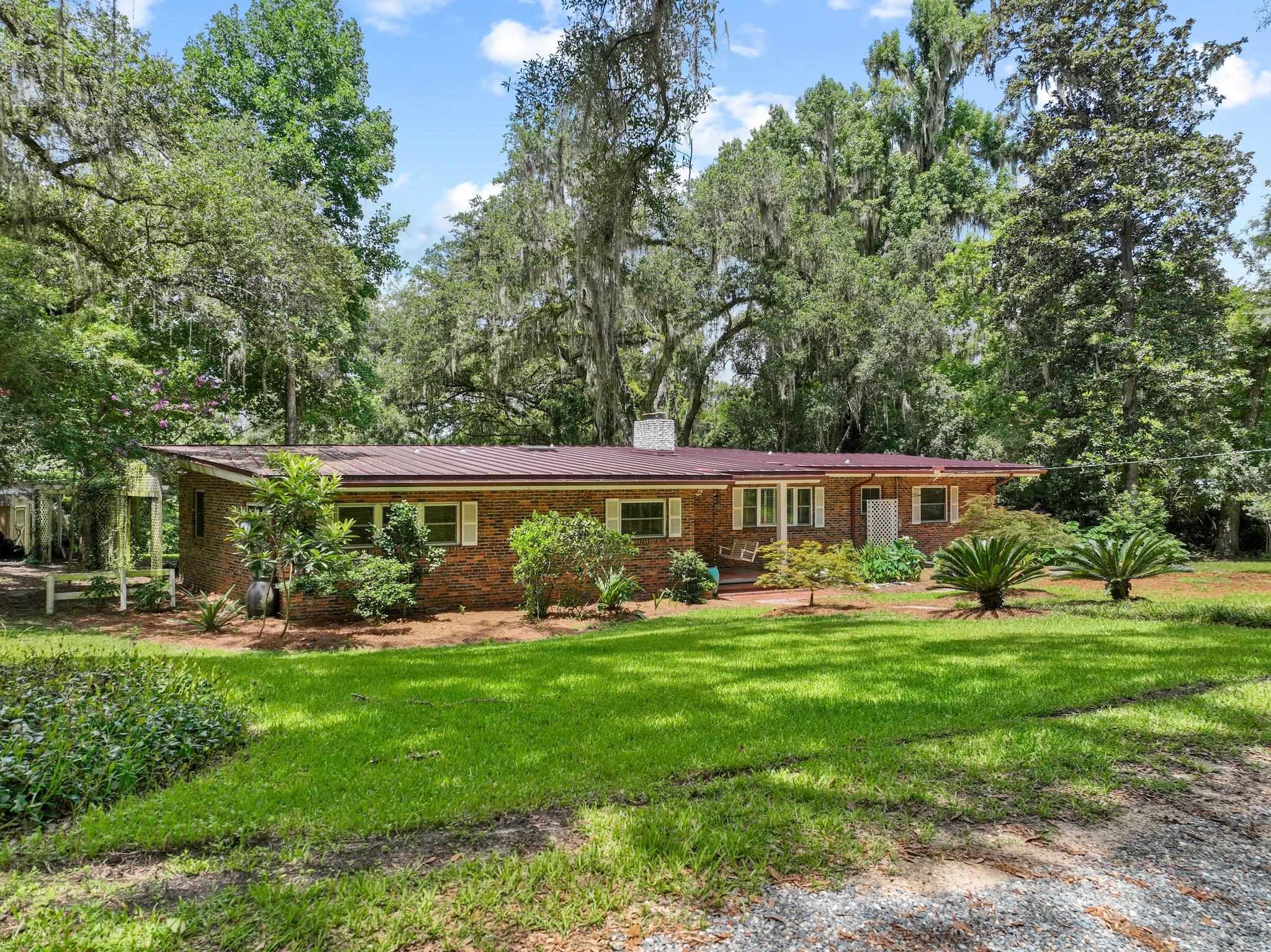 3216 Lakeshore Drive