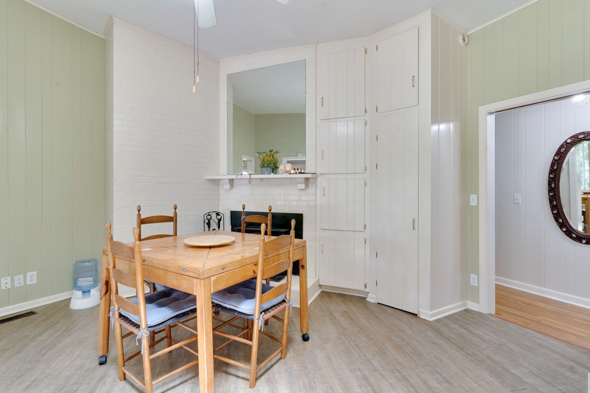 3216 Lakeshore Drive