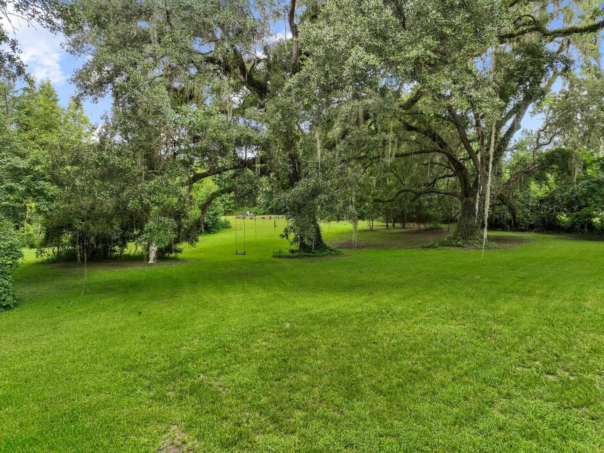 3216 Lakeshore Drive