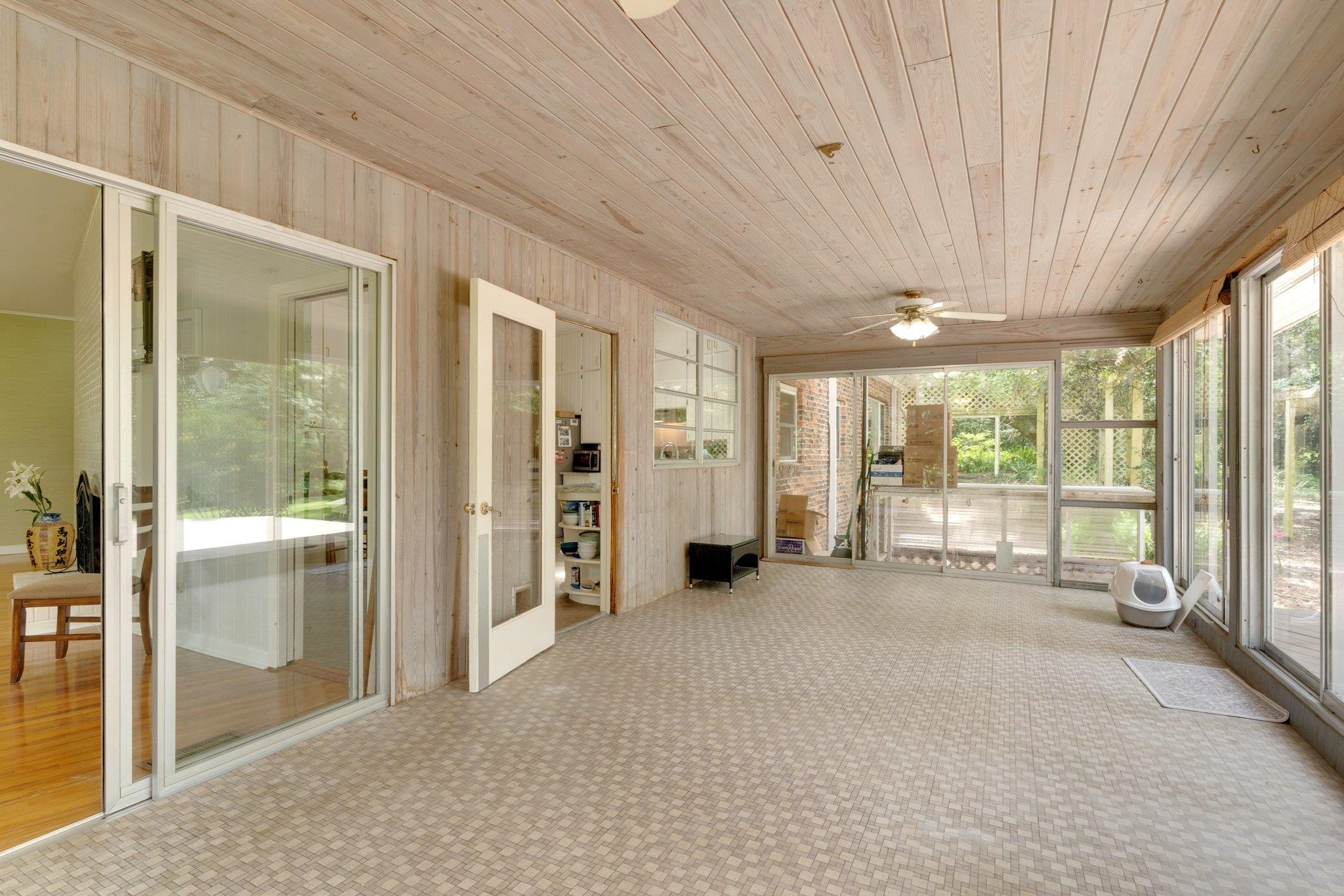 3216 Lakeshore Drive