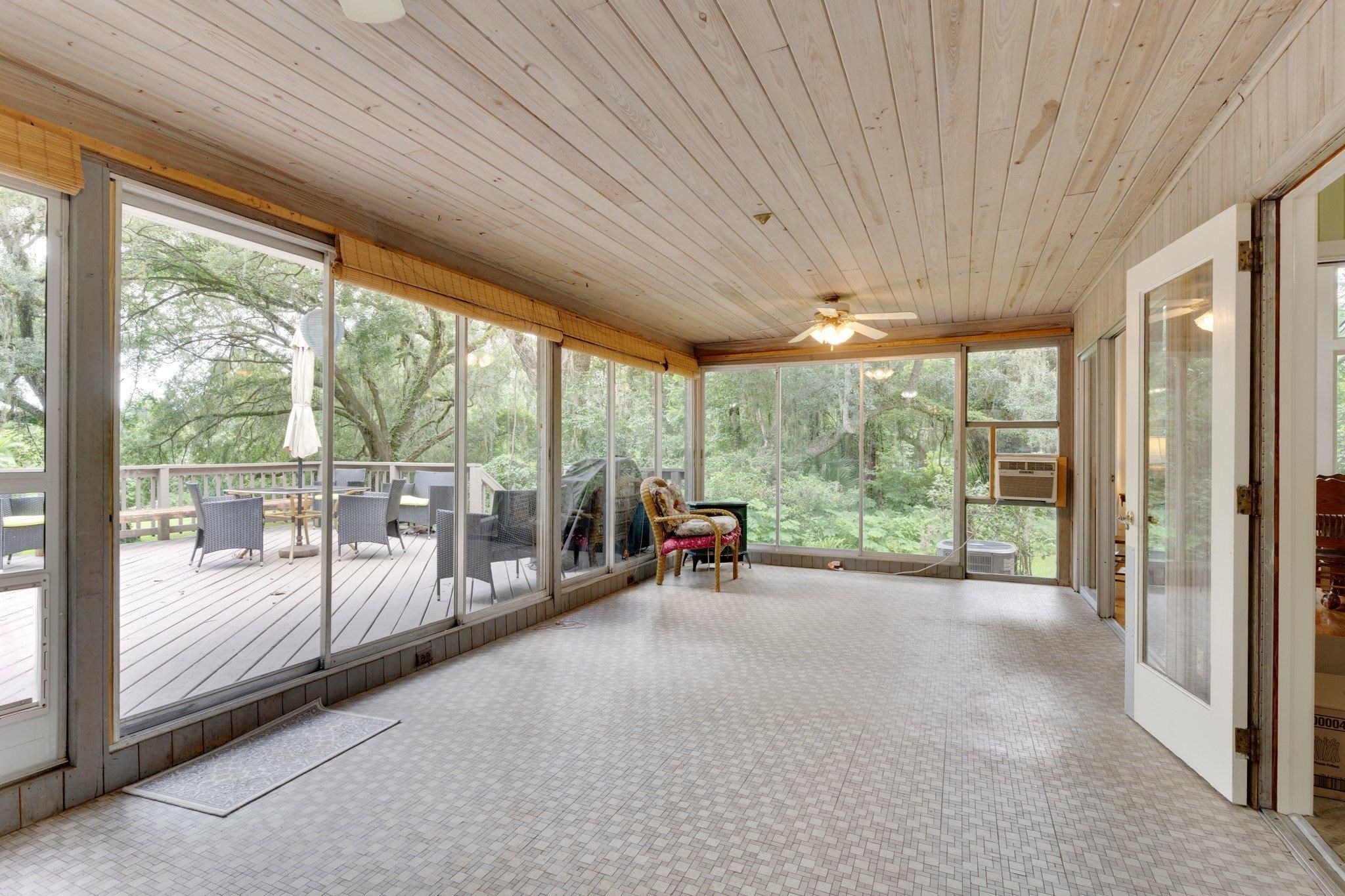 3216 Lakeshore Drive