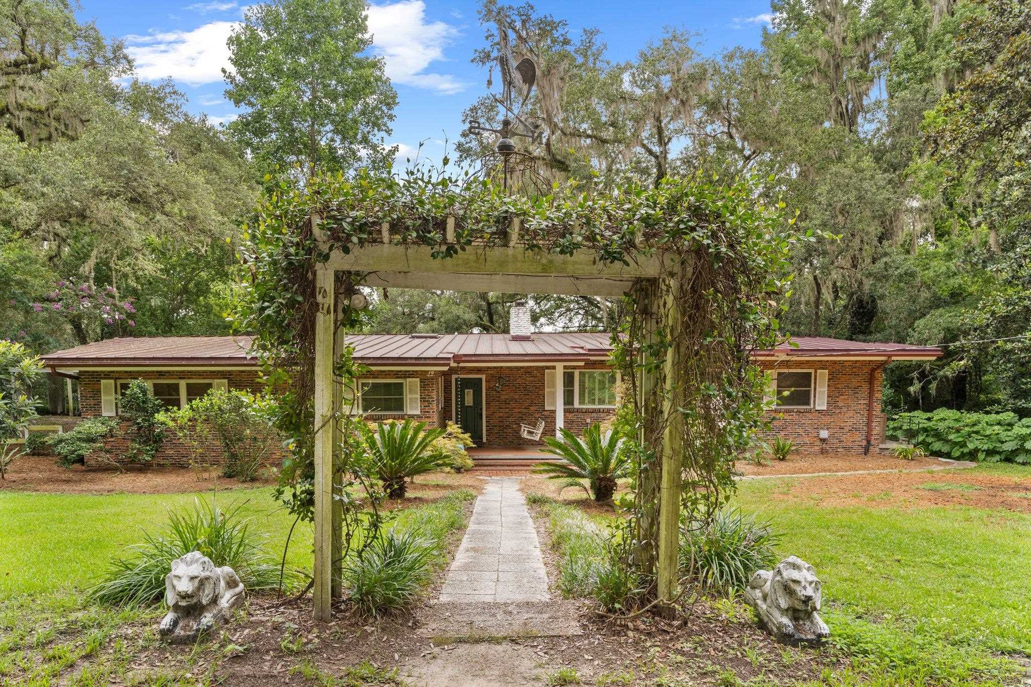 3216 Lakeshore Drive