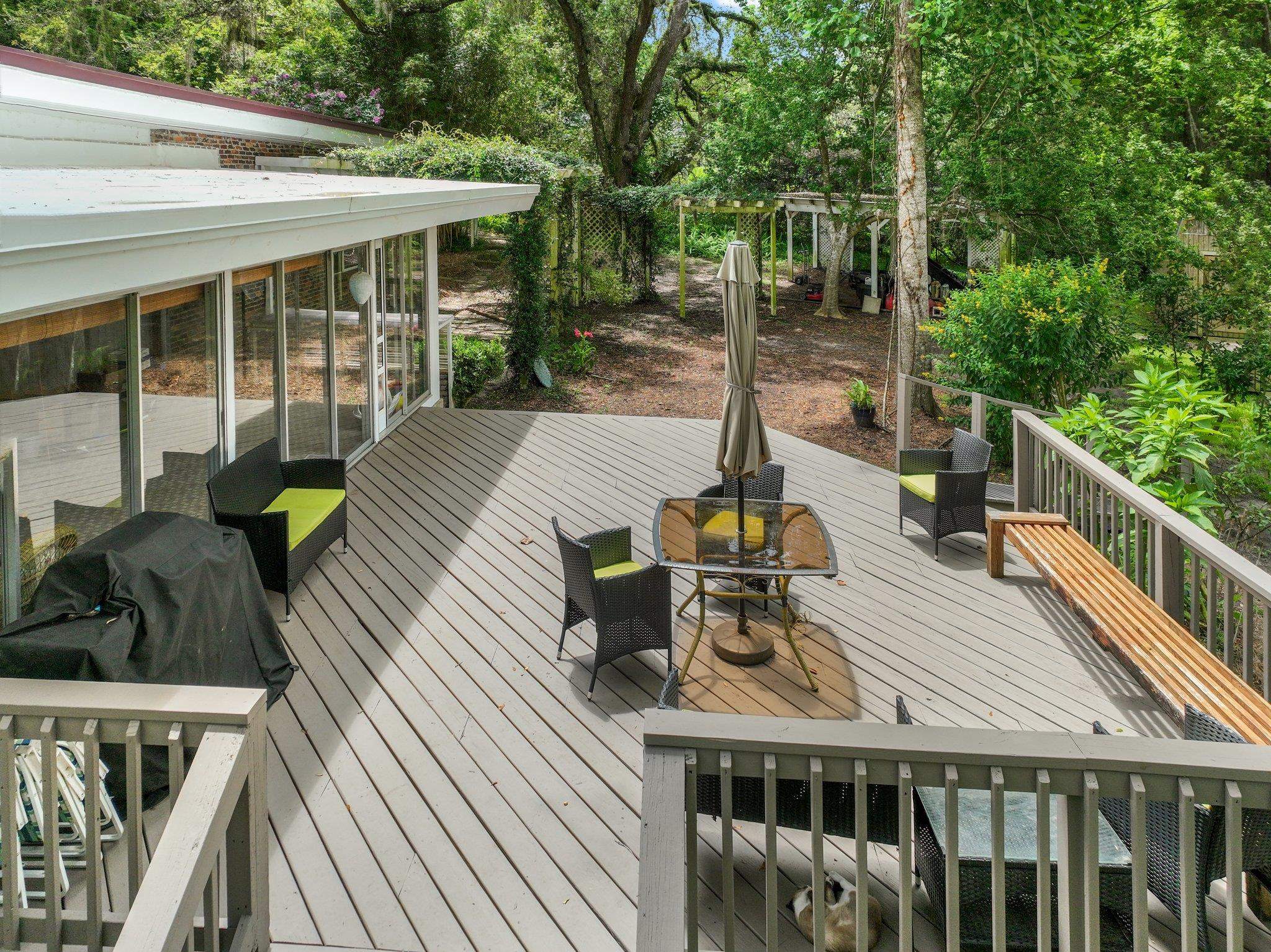 3216 Lakeshore Drive