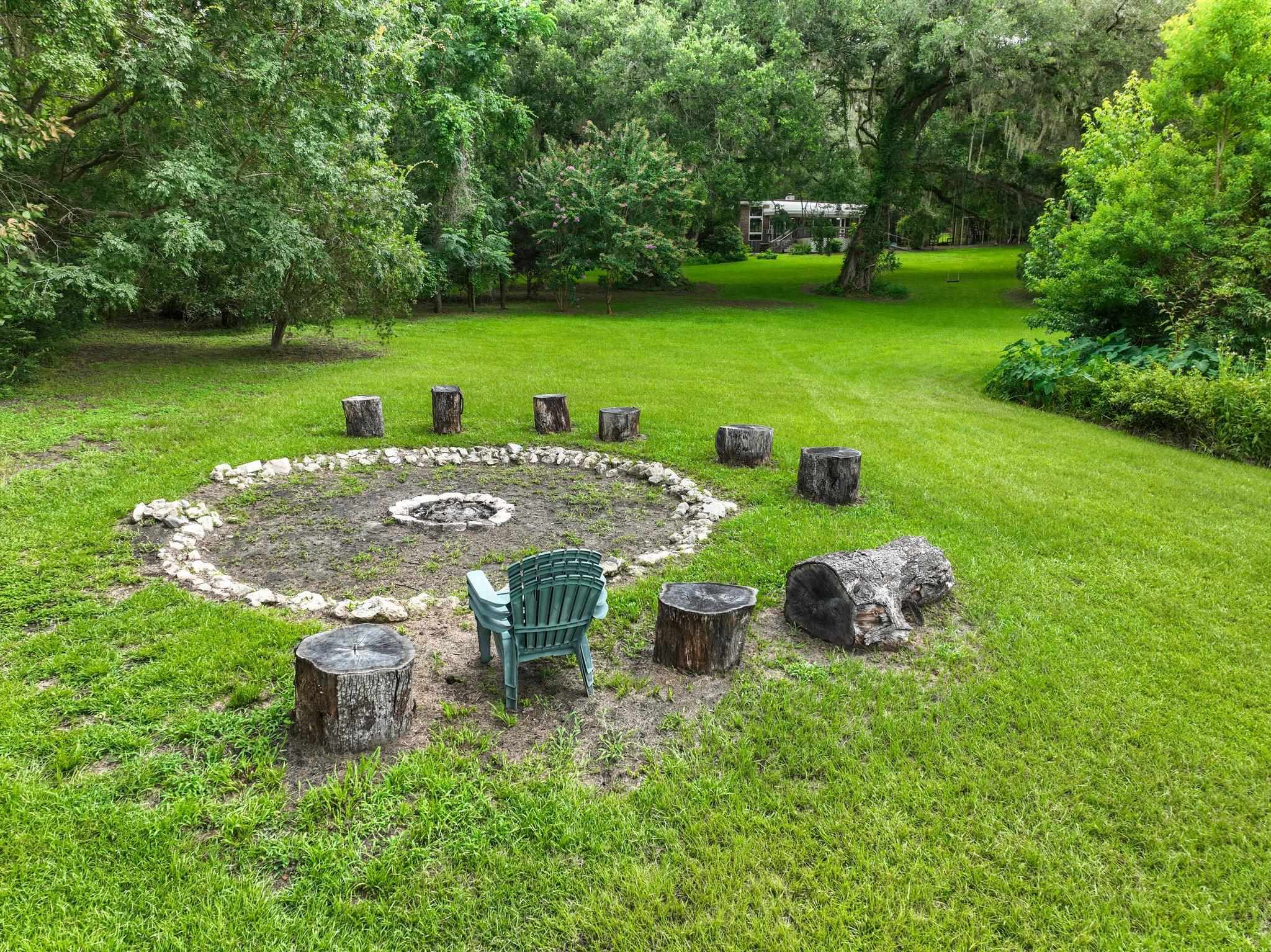 3216 Lakeshore Drive