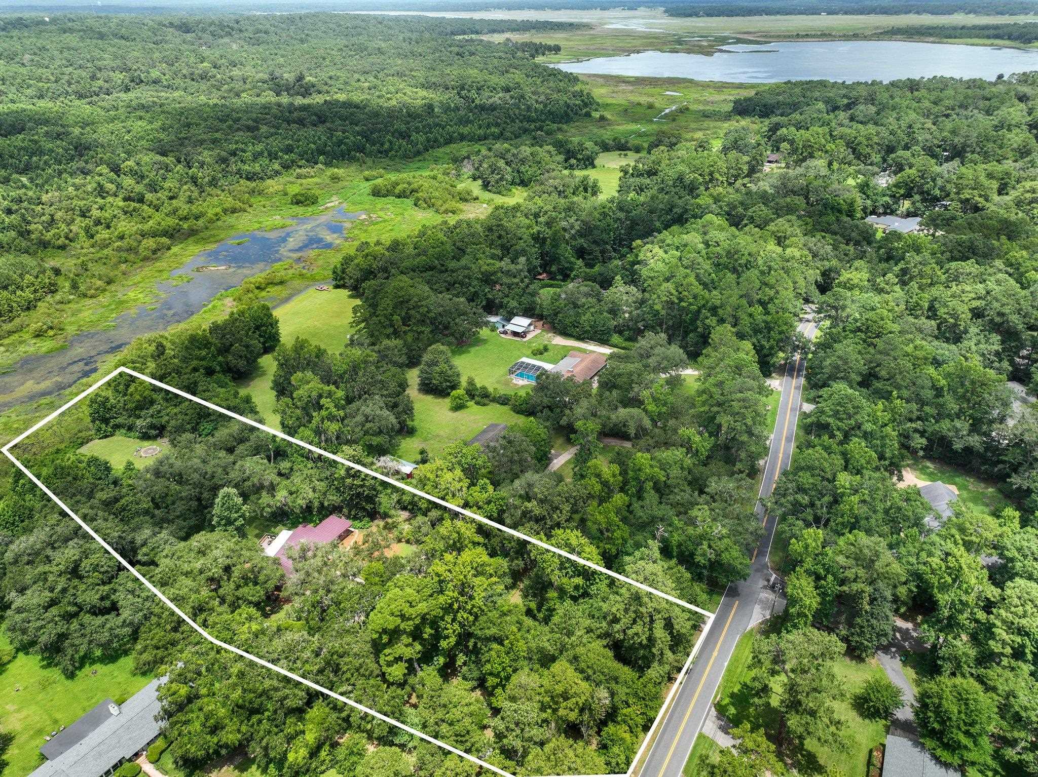 3216 Lakeshore Drive