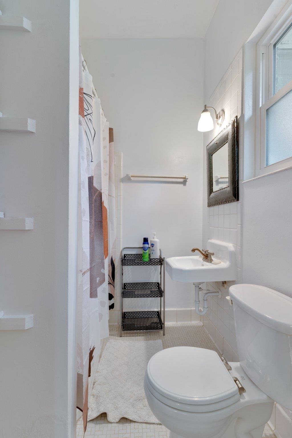 3216 Lakeshore Drive