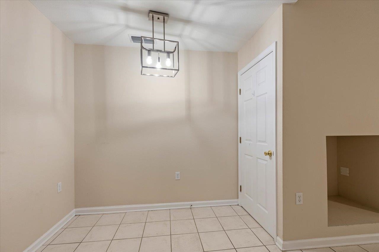 2740 W Tharpe Street Unit: 107