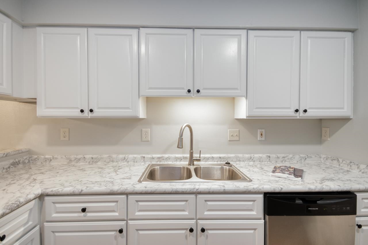 545 Collinsford Road