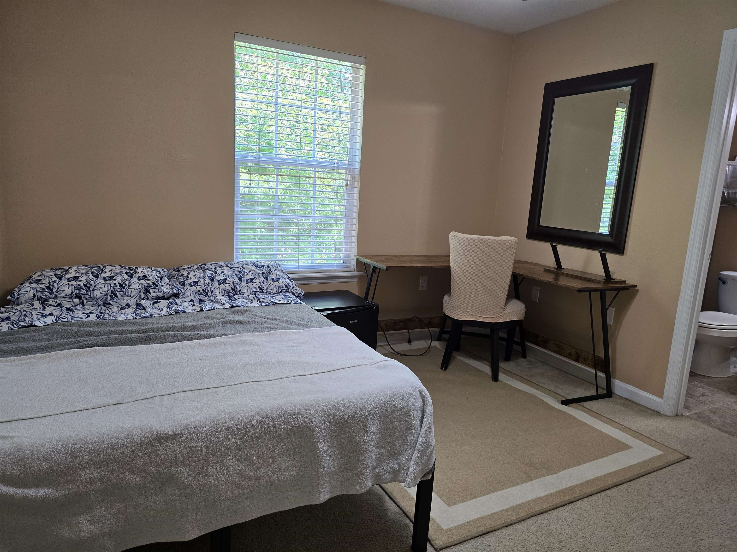 2740 W Tharpe Street Unit: 104