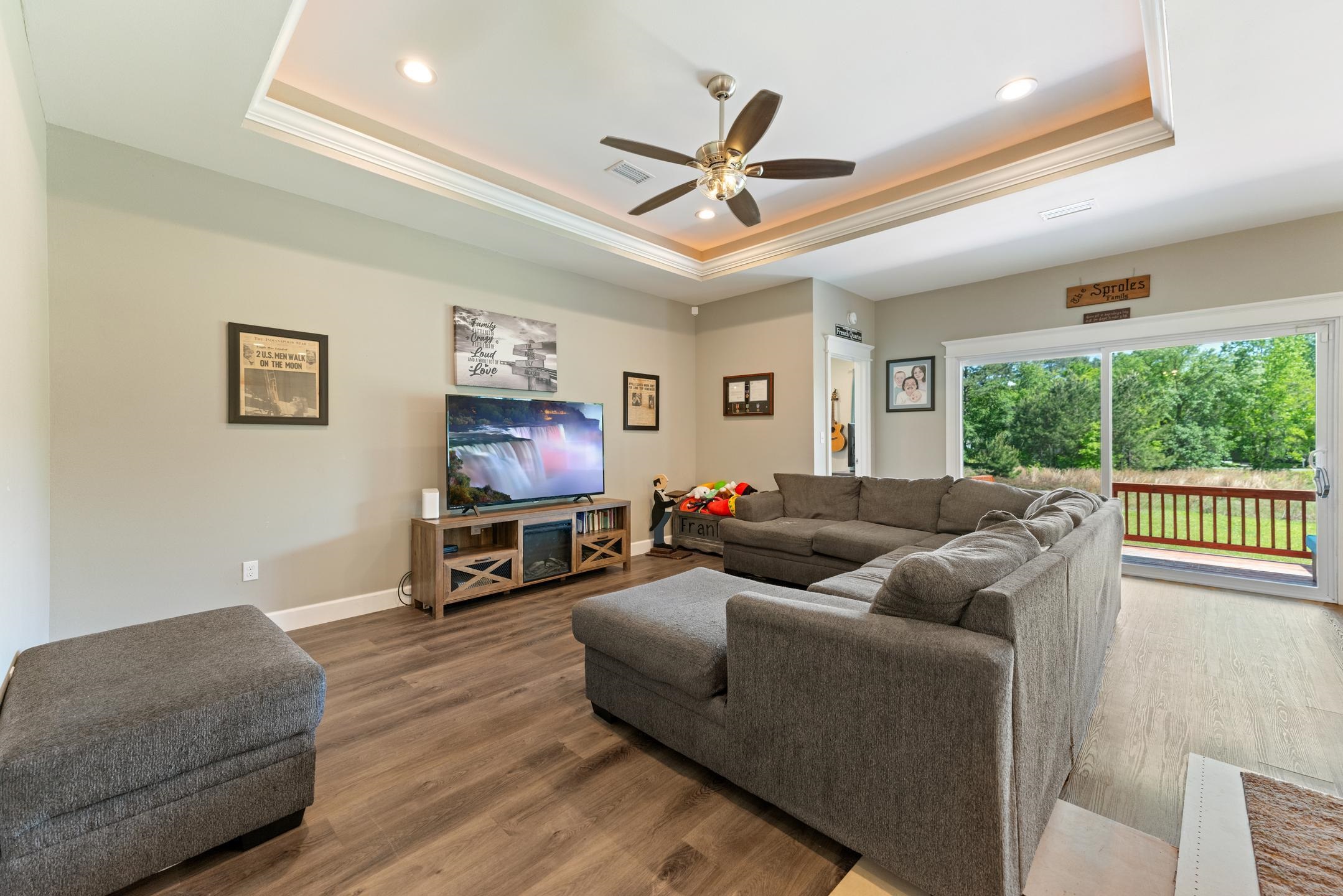 1905 SHADY OAKS Drive