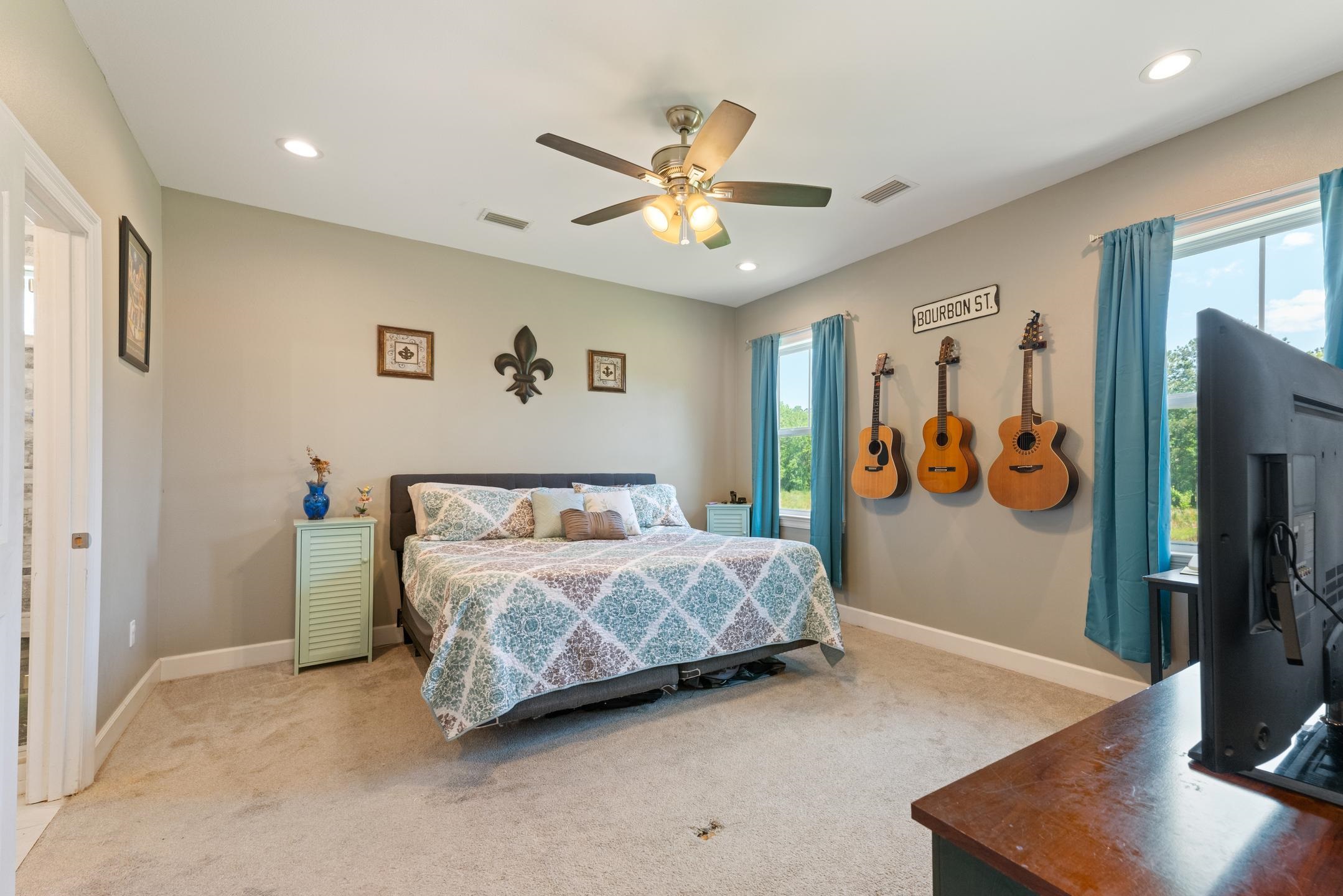 1905 SHADY OAKS Drive