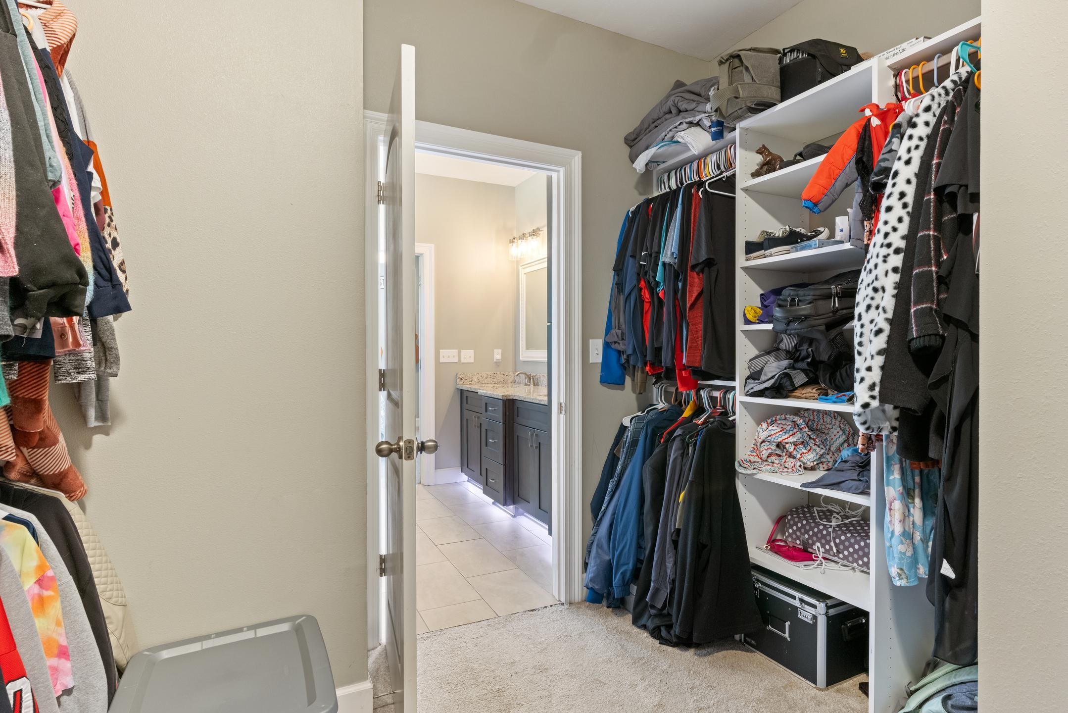 1905 SHADY OAKS Drive