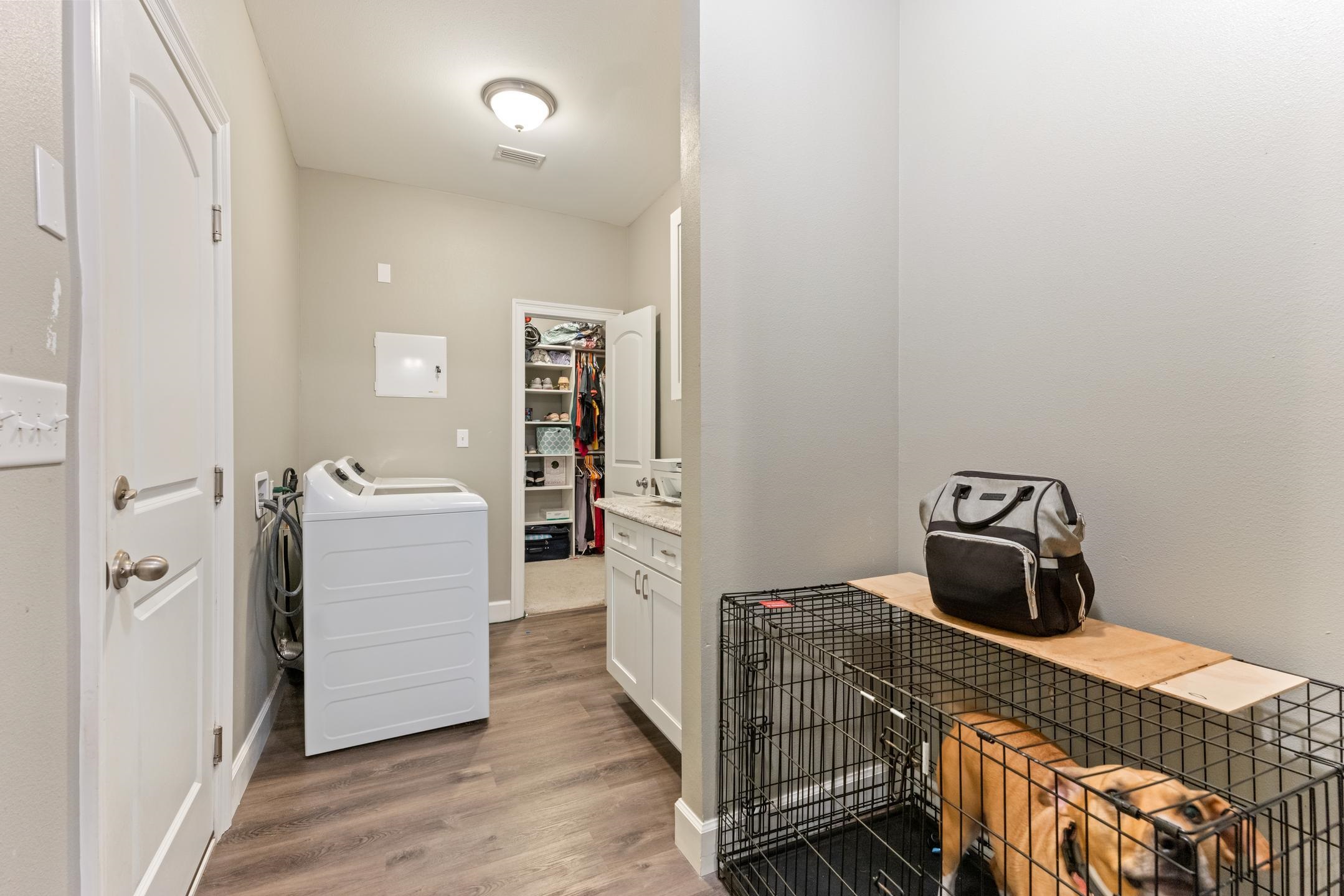 1905 SHADY OAKS Drive