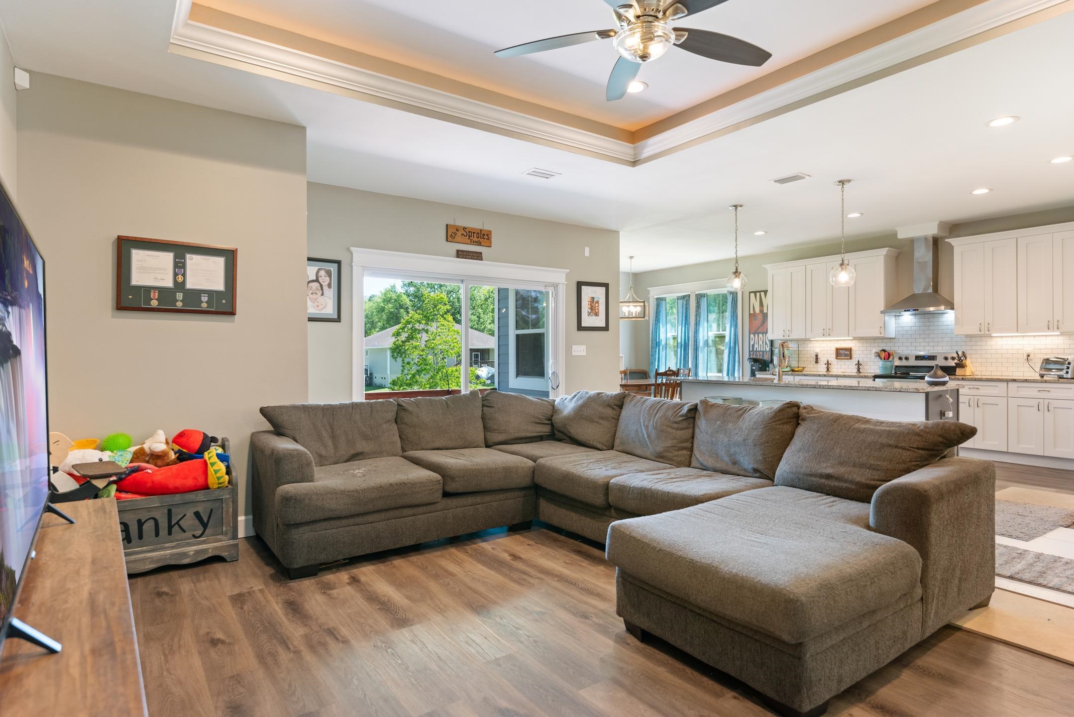 1905 SHADY OAKS Drive