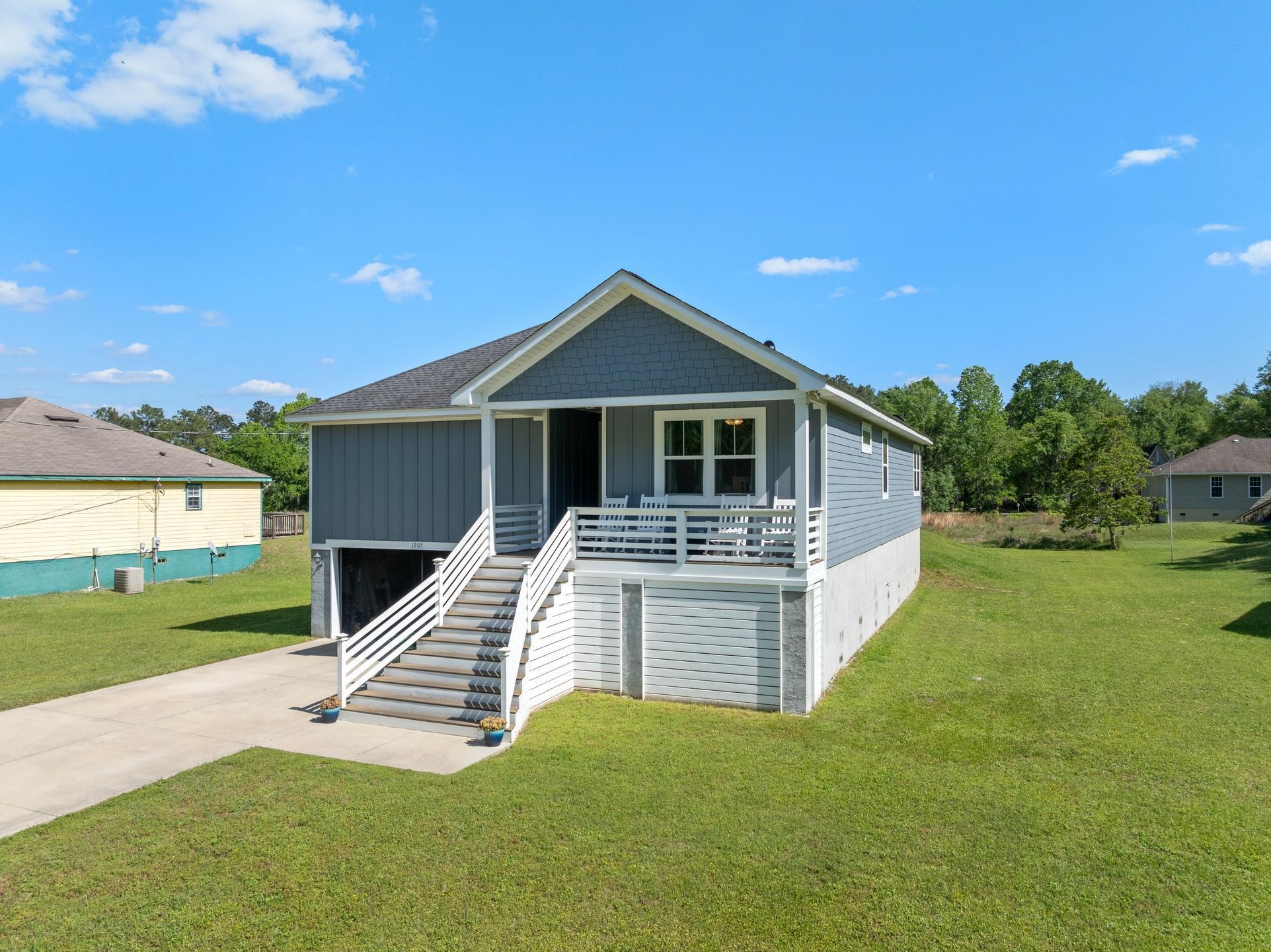 1905 SHADY OAKS Drive