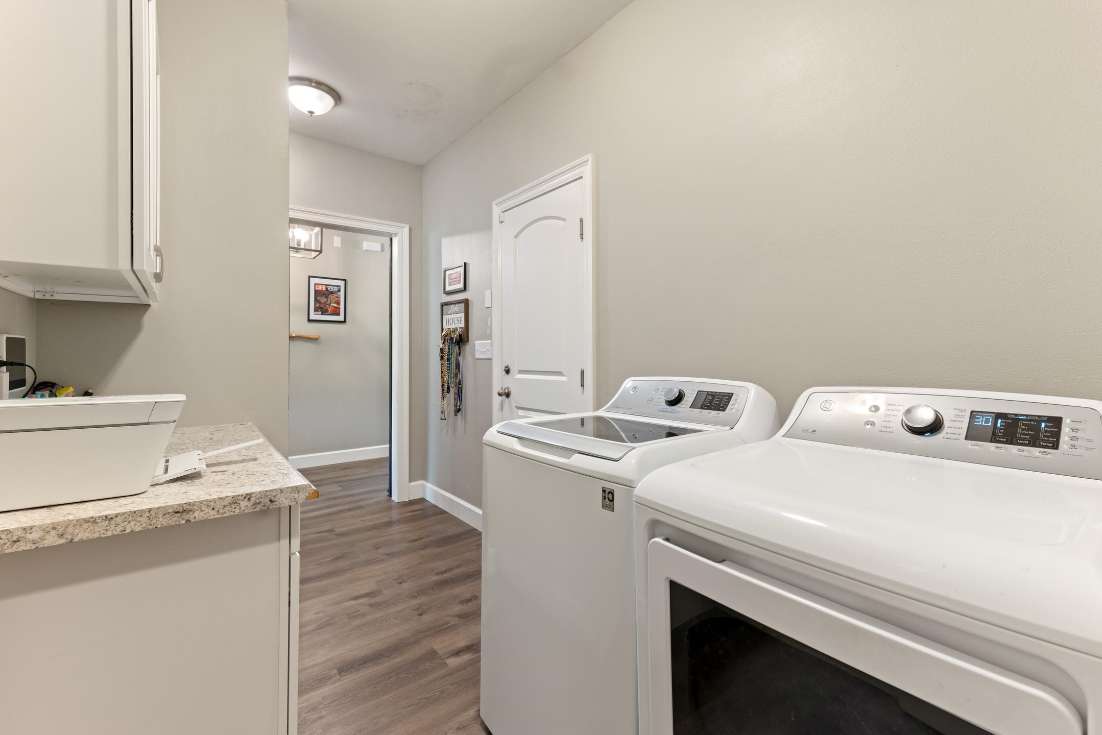 1905 SHADY OAKS Drive