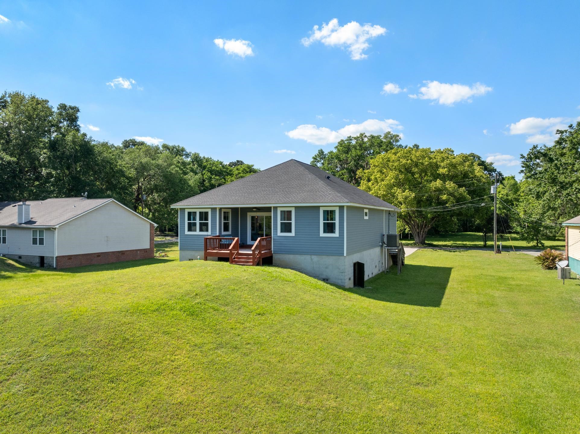 1905 SHADY OAKS Drive