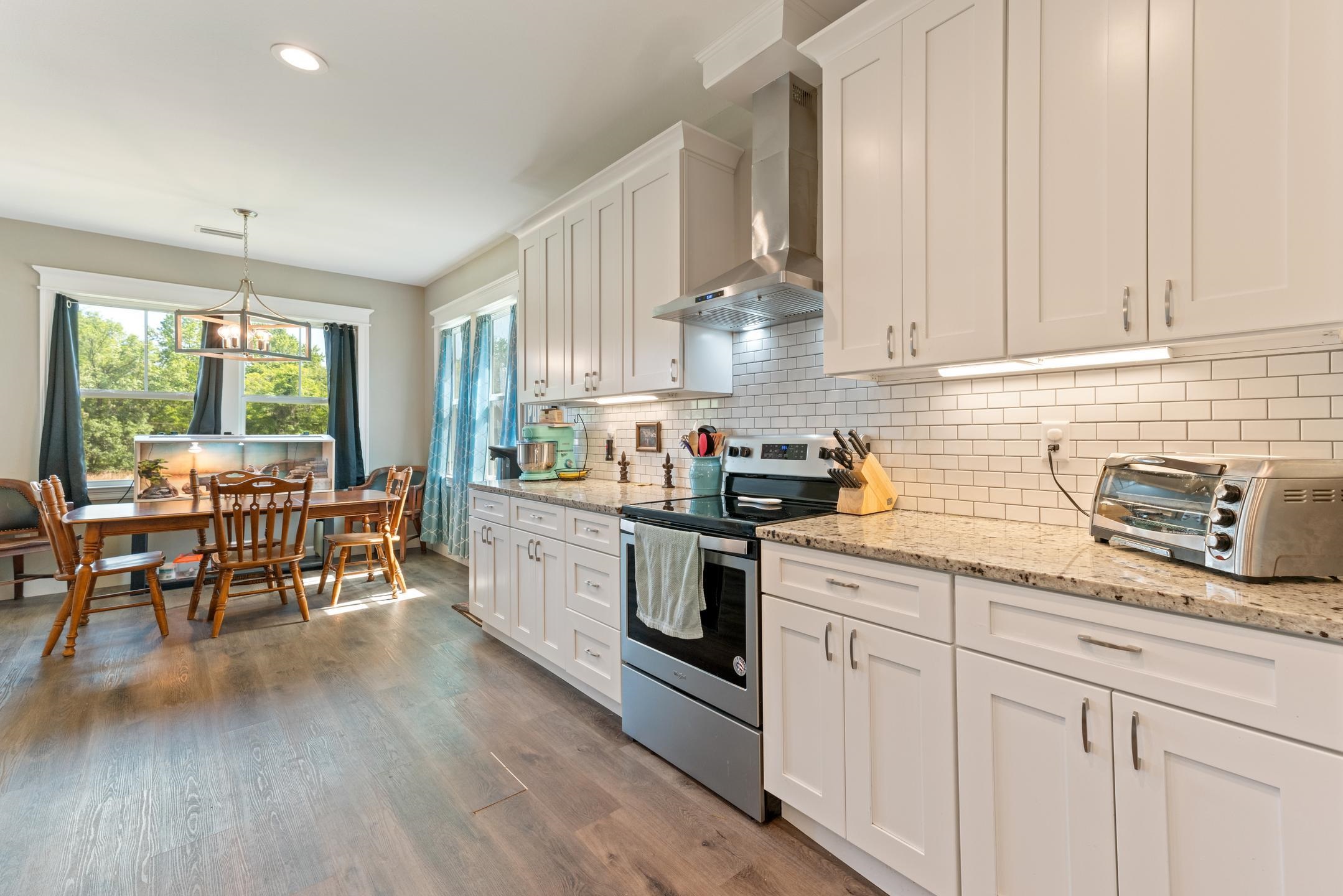 1905 SHADY OAKS Drive