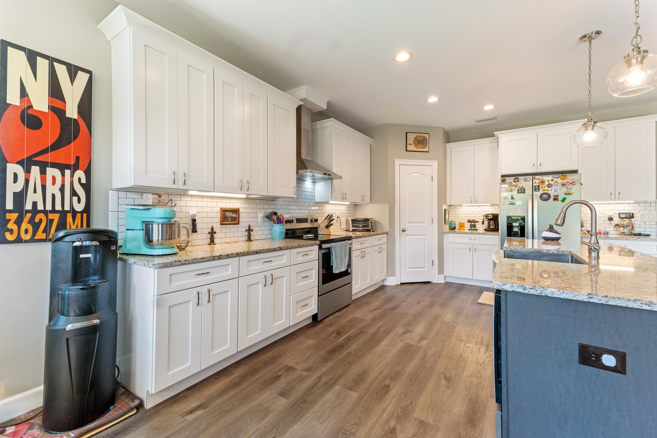 1905 SHADY OAKS Drive