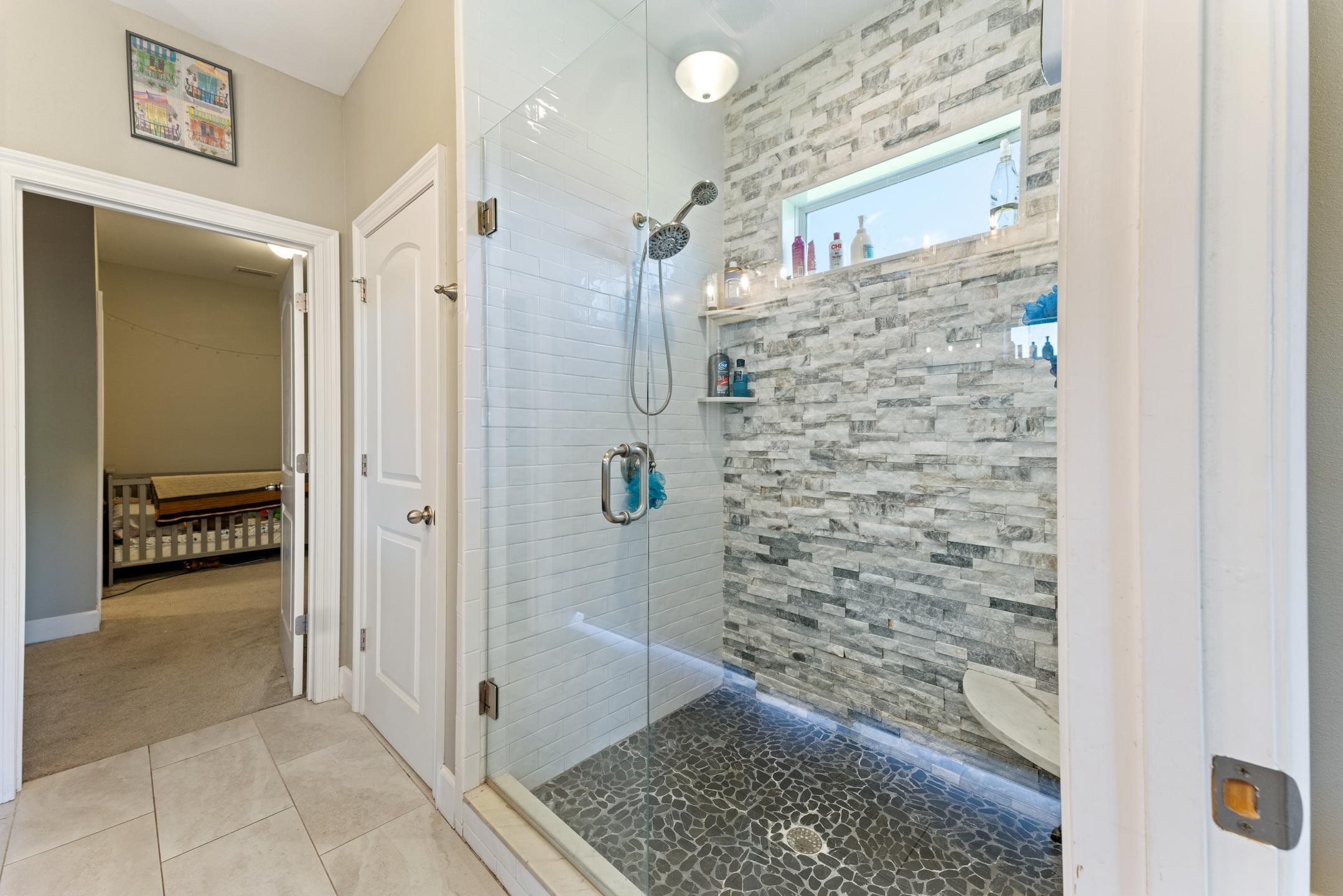 1905 SHADY OAKS Drive