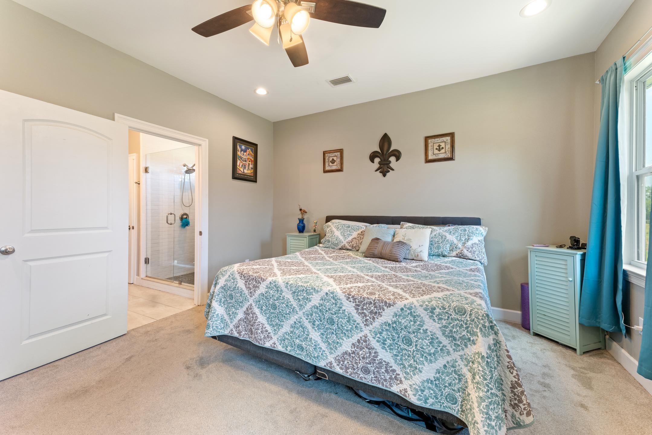 1905 SHADY OAKS Drive