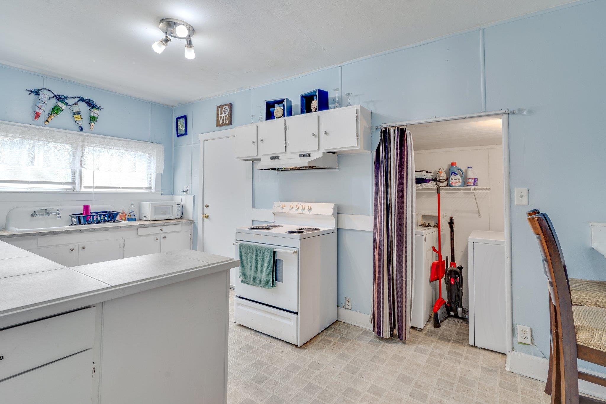 845 W Brevard Street