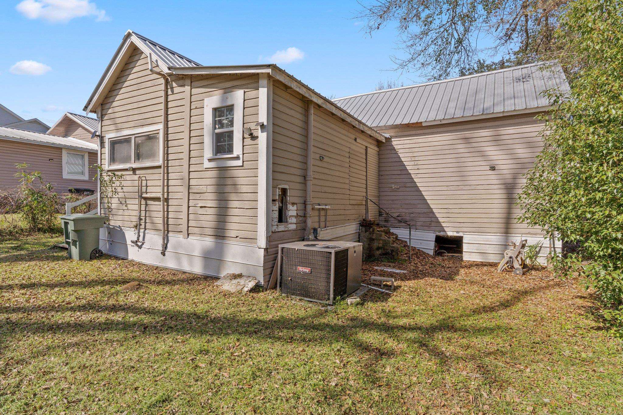 845 W Brevard Street