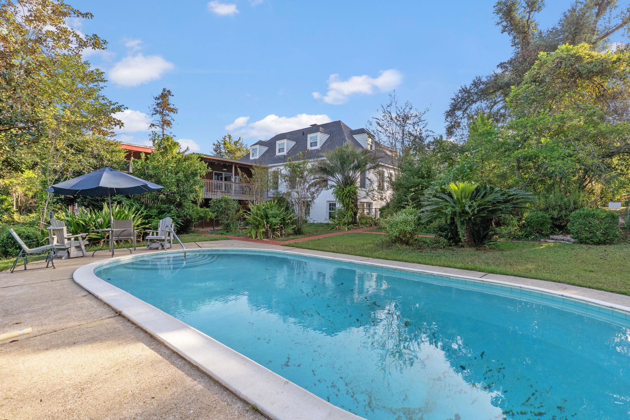 1614 S Meridian Street