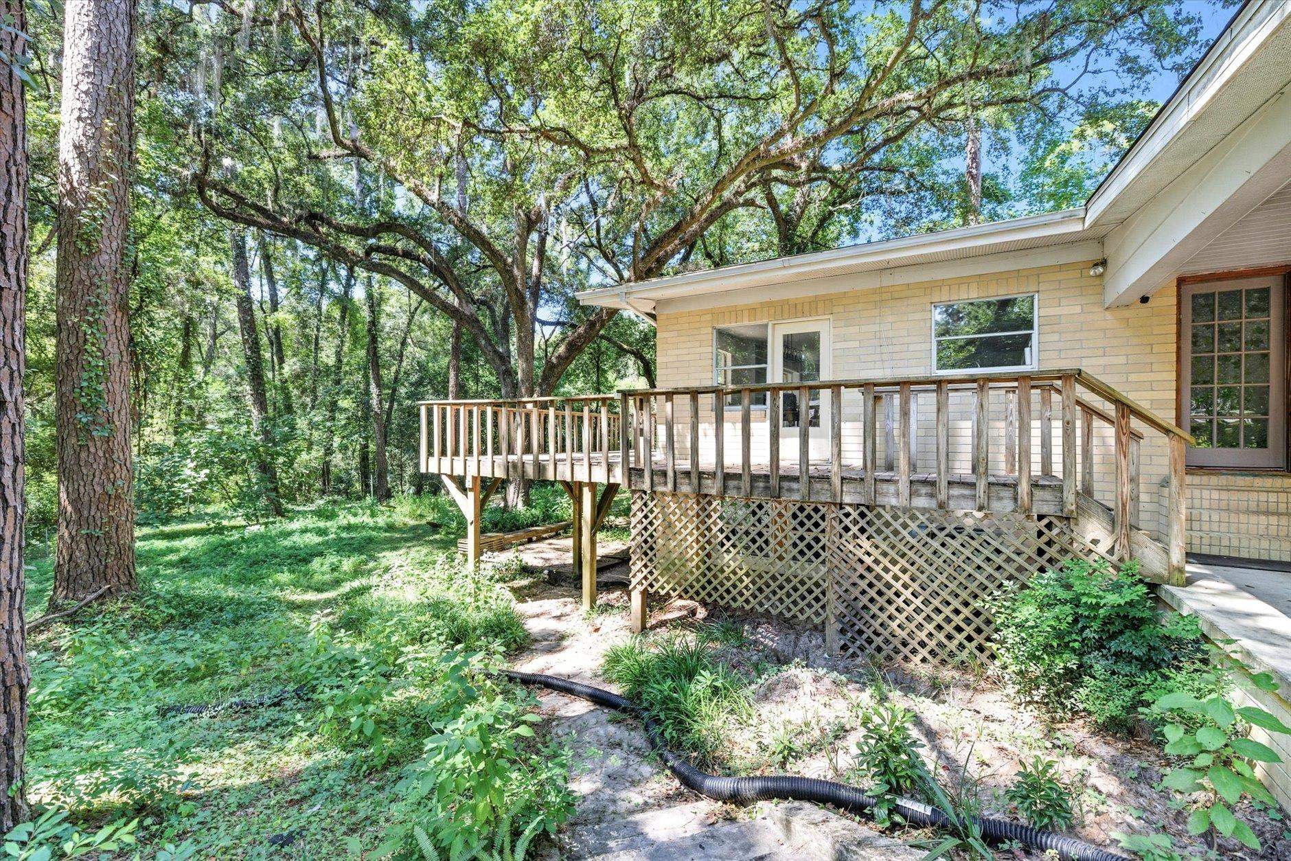 2106 Great Oak Drive