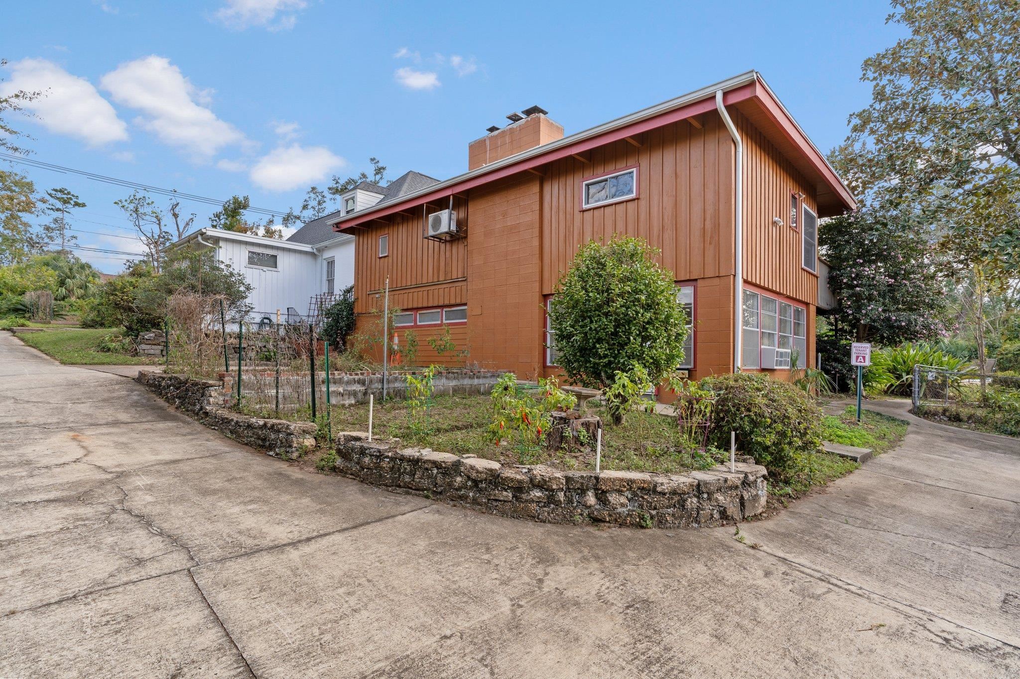 1614 S Meridian Street