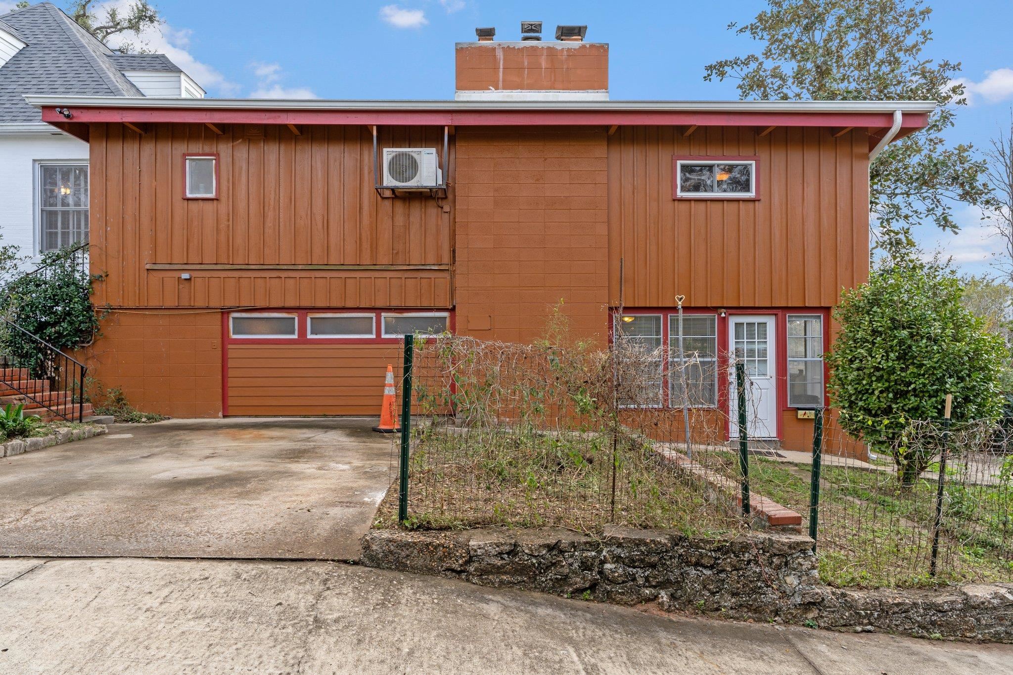 1614 S Meridian Street