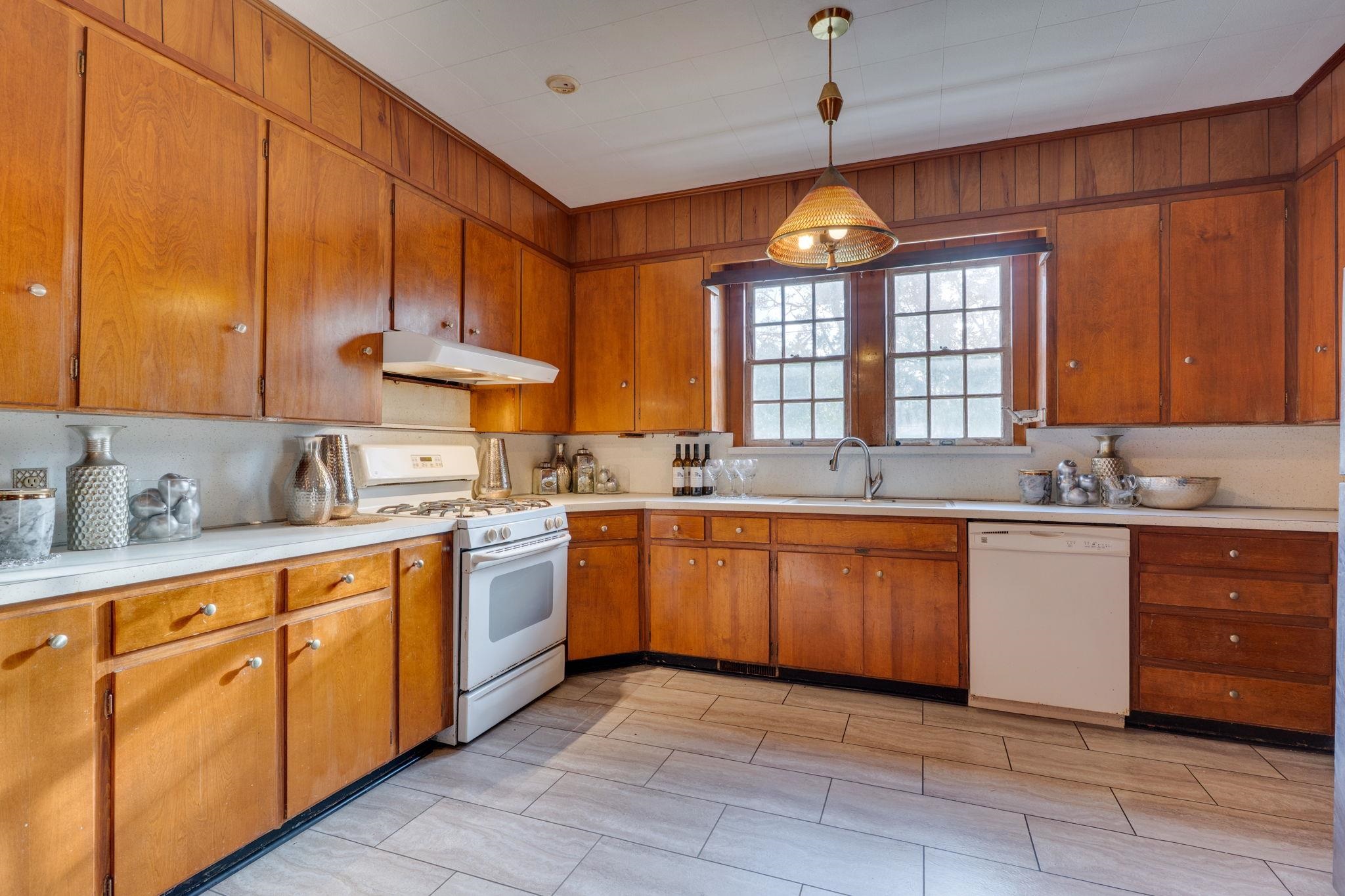 1614 S Meridian Street