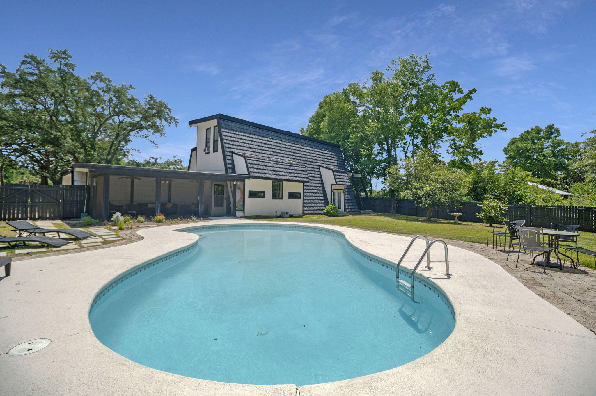 2121 Mar Mar Lane