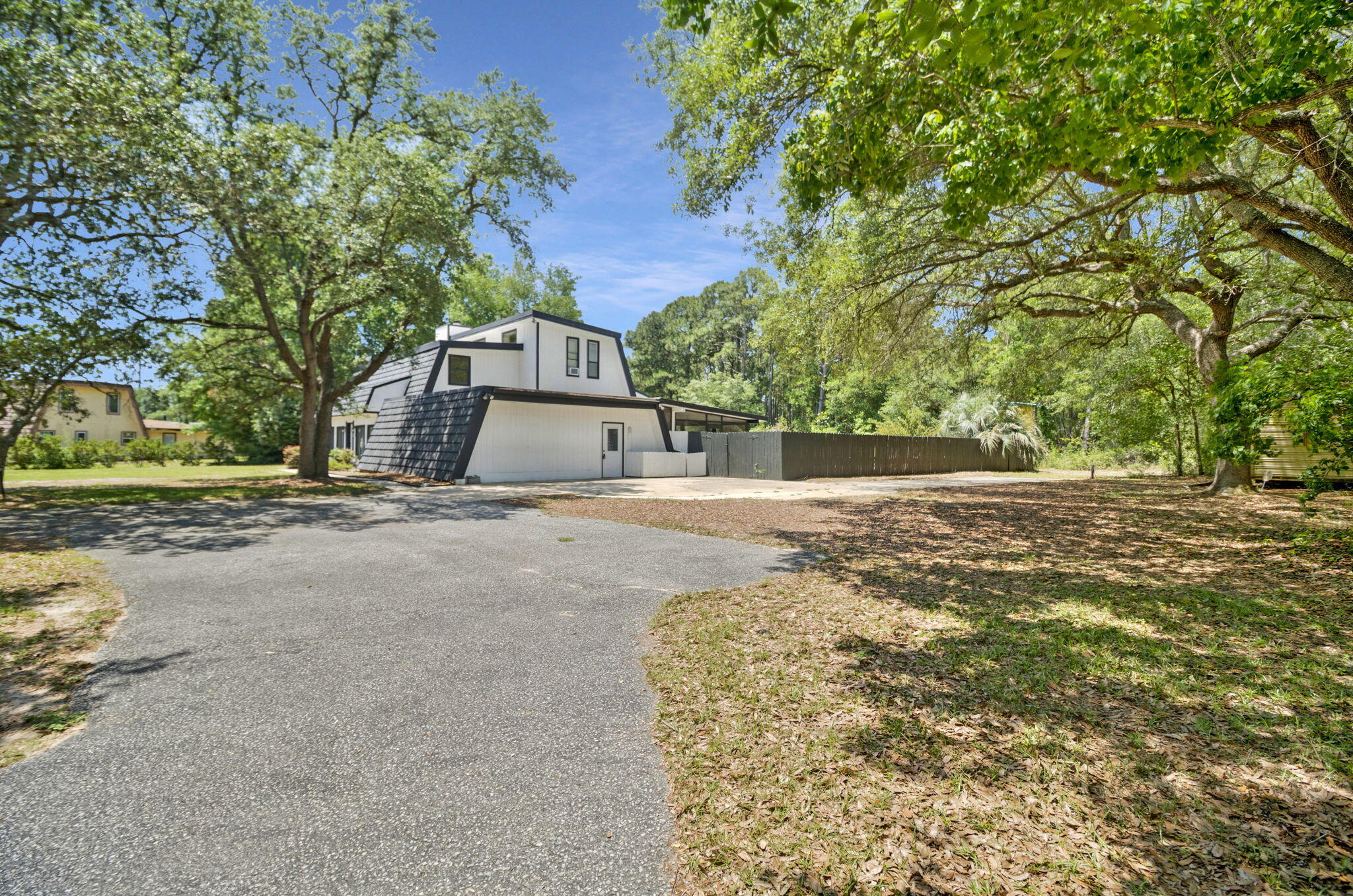 2121 Mar Mar Lane