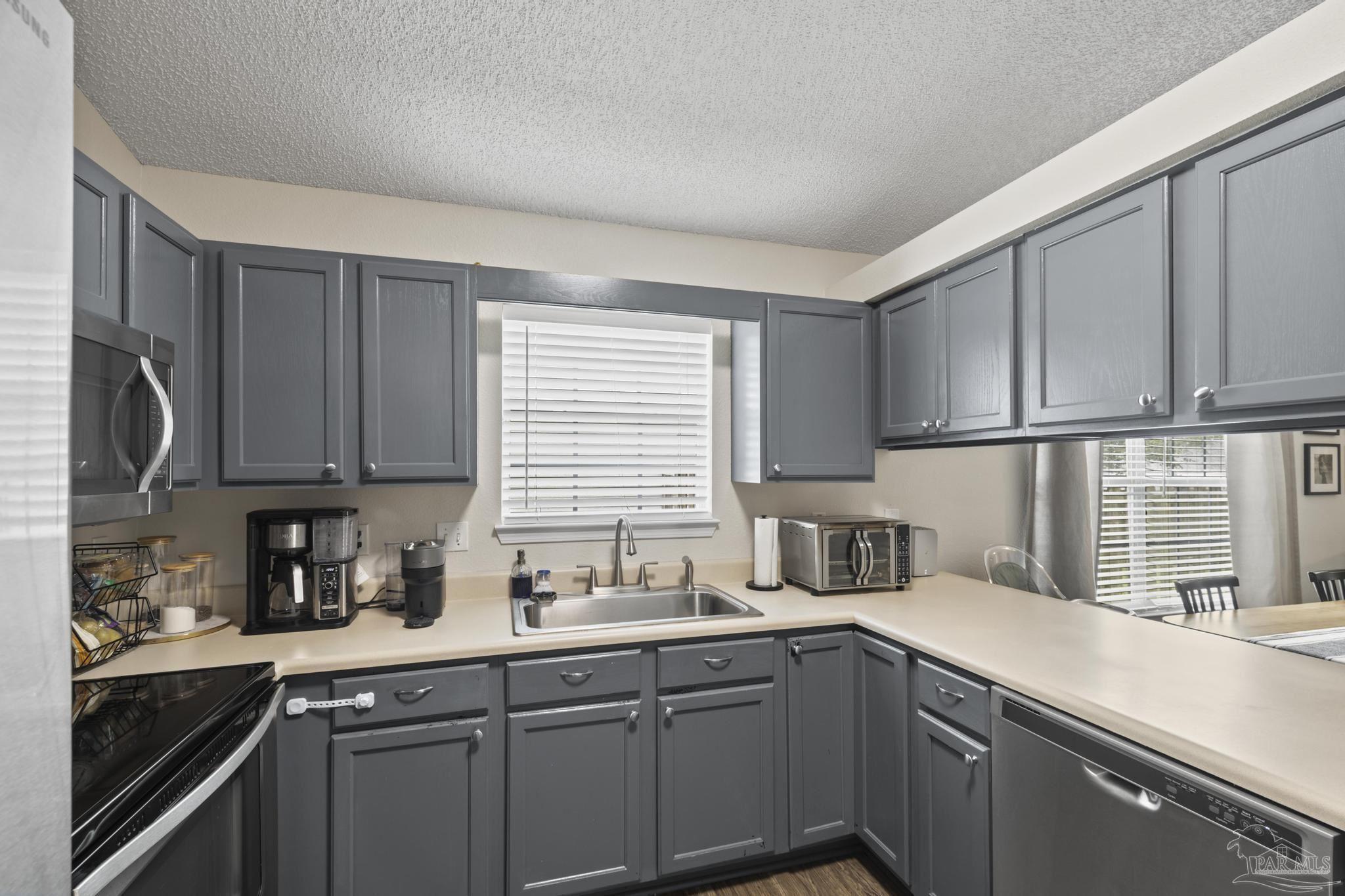 5576 Shadow Shore Pl